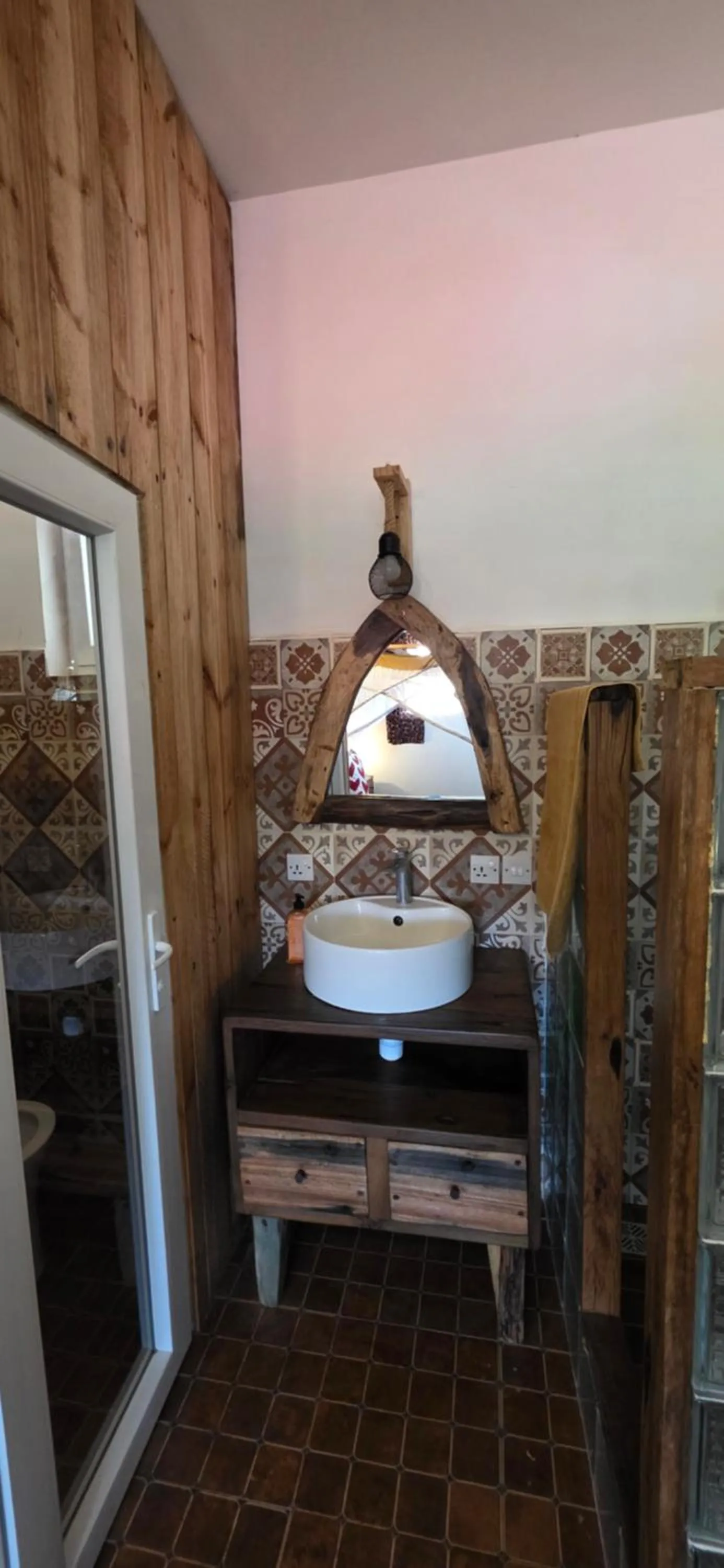 Salama & Mbuyuni Bungalows