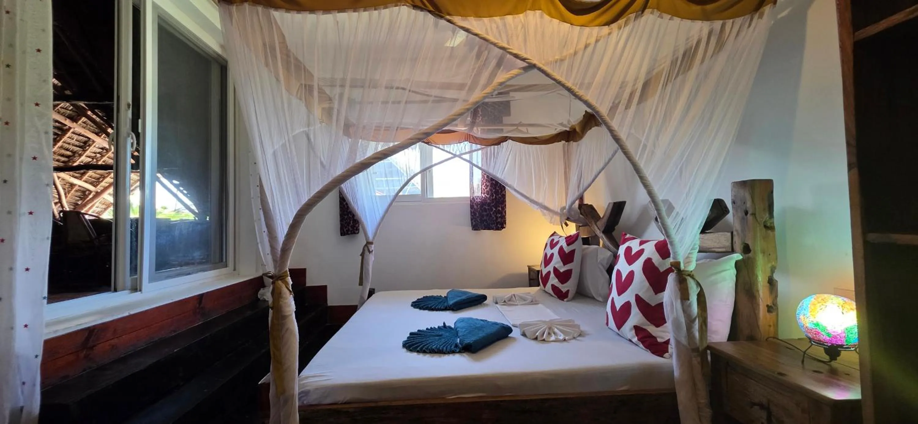 Bed in Salama & Mbuyuni Bungalows