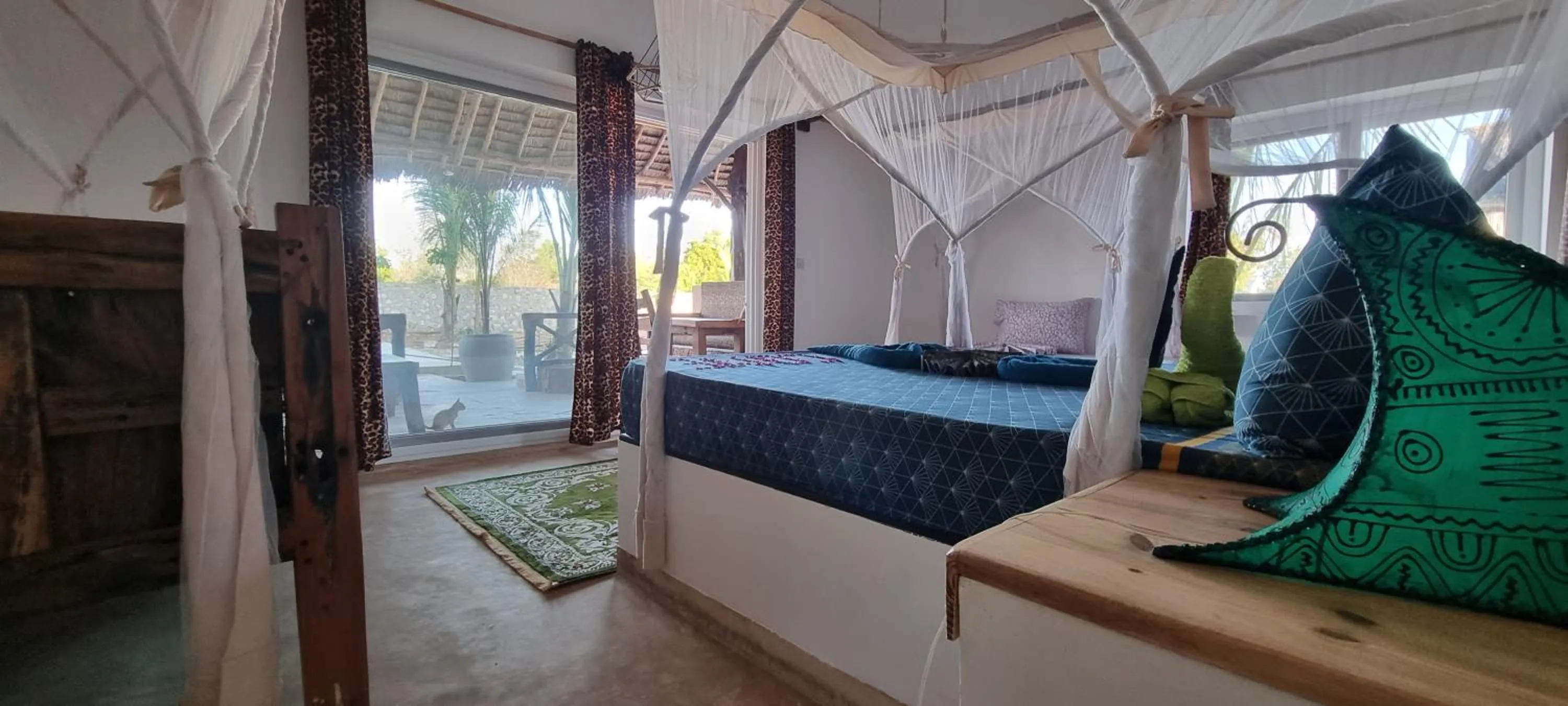 Balcony/Terrace, Bed in Salama & Mbuyuni Bungalows