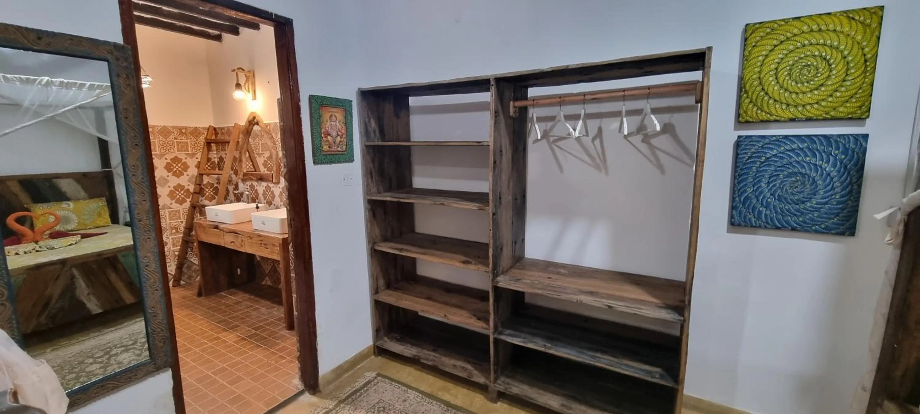 Shower, Bed in Salama & Mbuyuni Bungalows