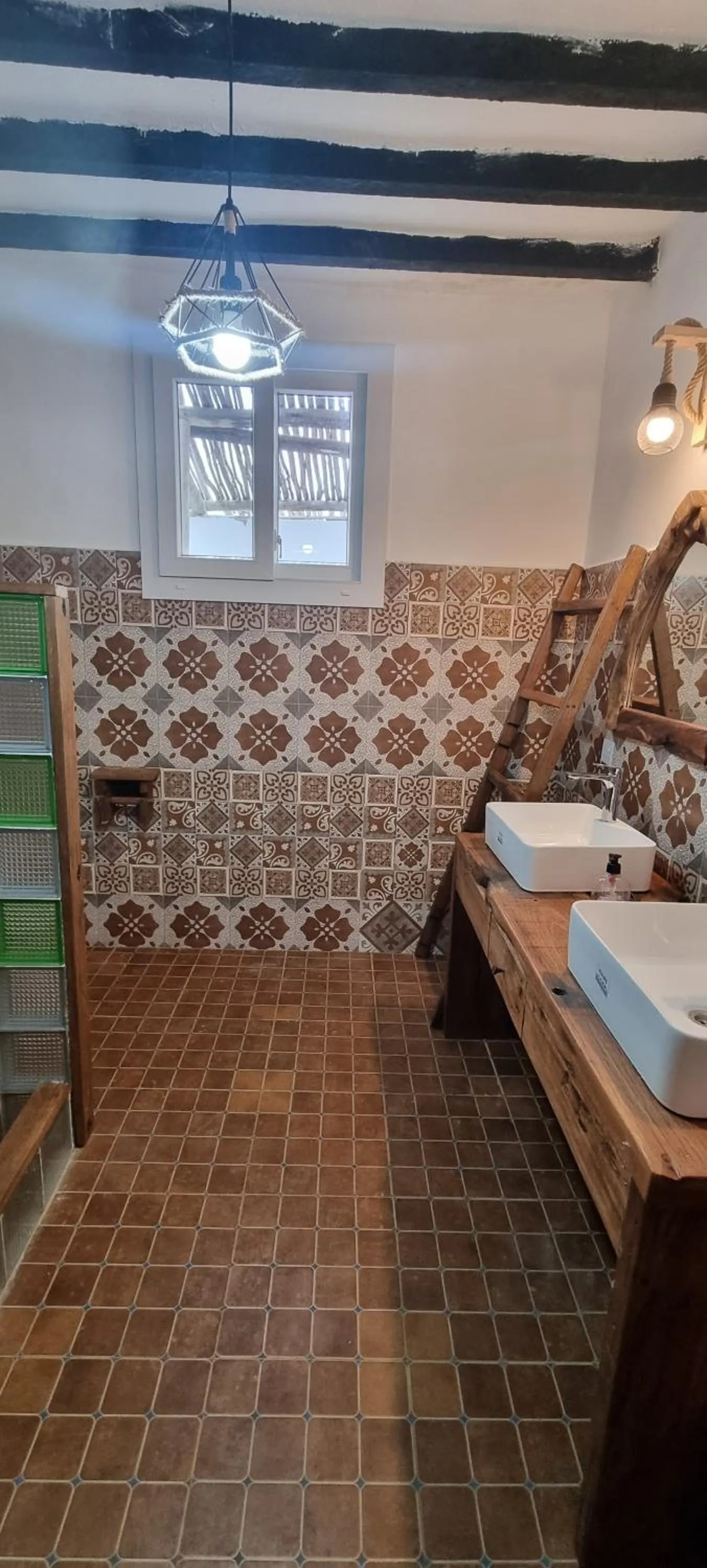 Shower in Salama & Mbuyuni Bungalows