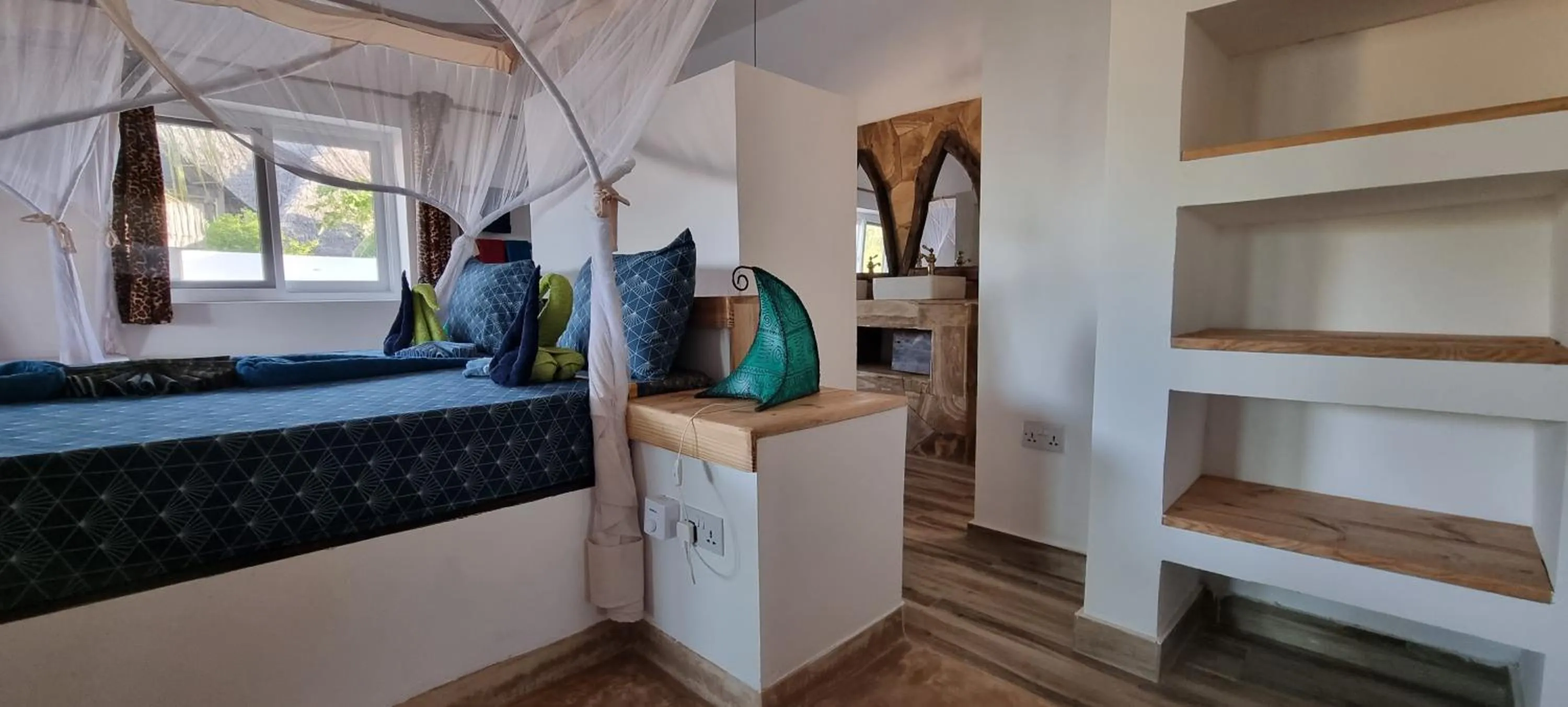 Balcony/Terrace, Bed in Salama & Mbuyuni Bungalows