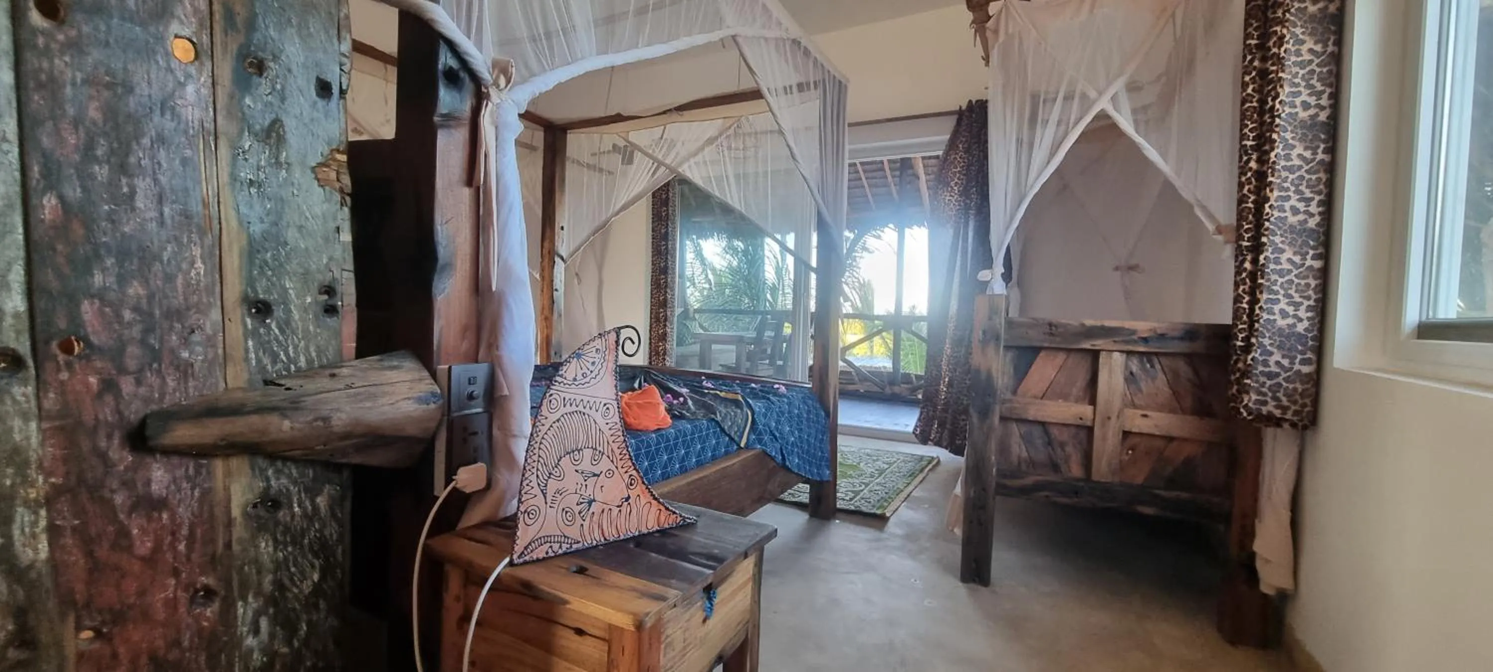 Bed in Salama & Mbuyuni Bungalows