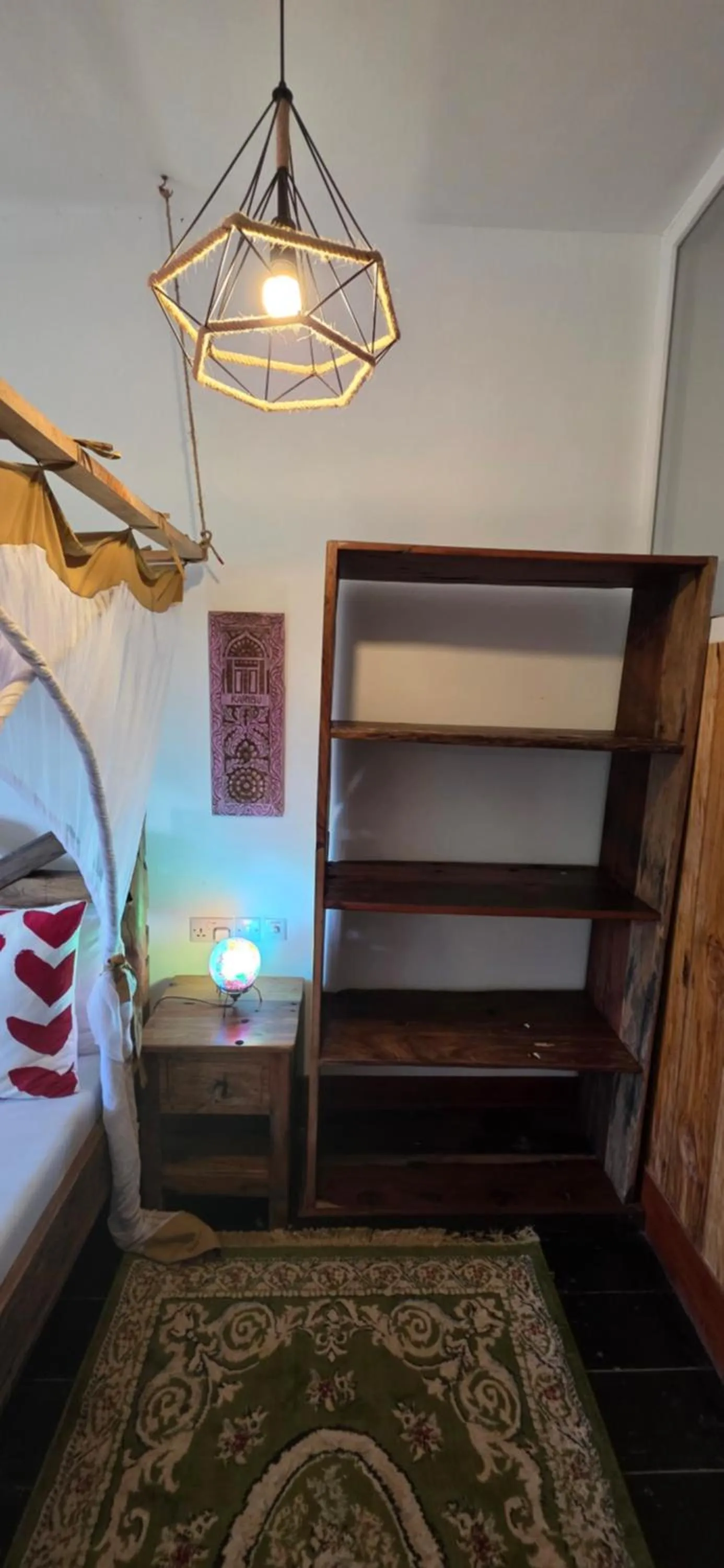 Bed in Salama & Mbuyuni Bungalows