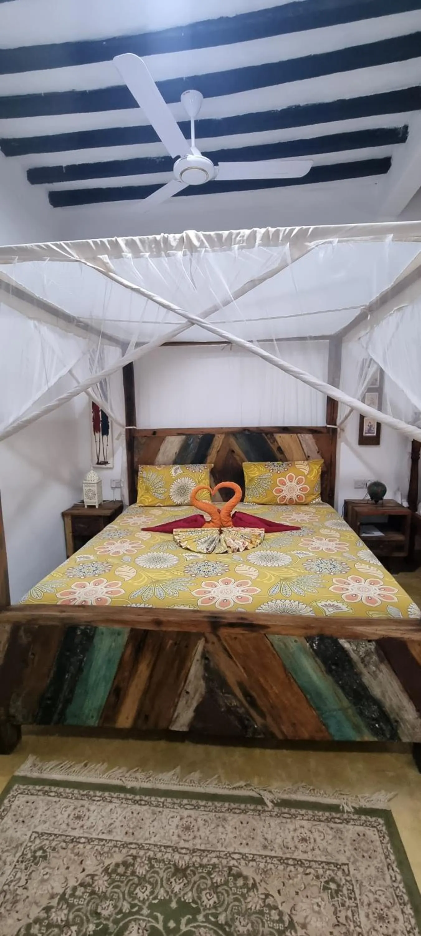 Shower, Bed in Salama & Mbuyuni Bungalows