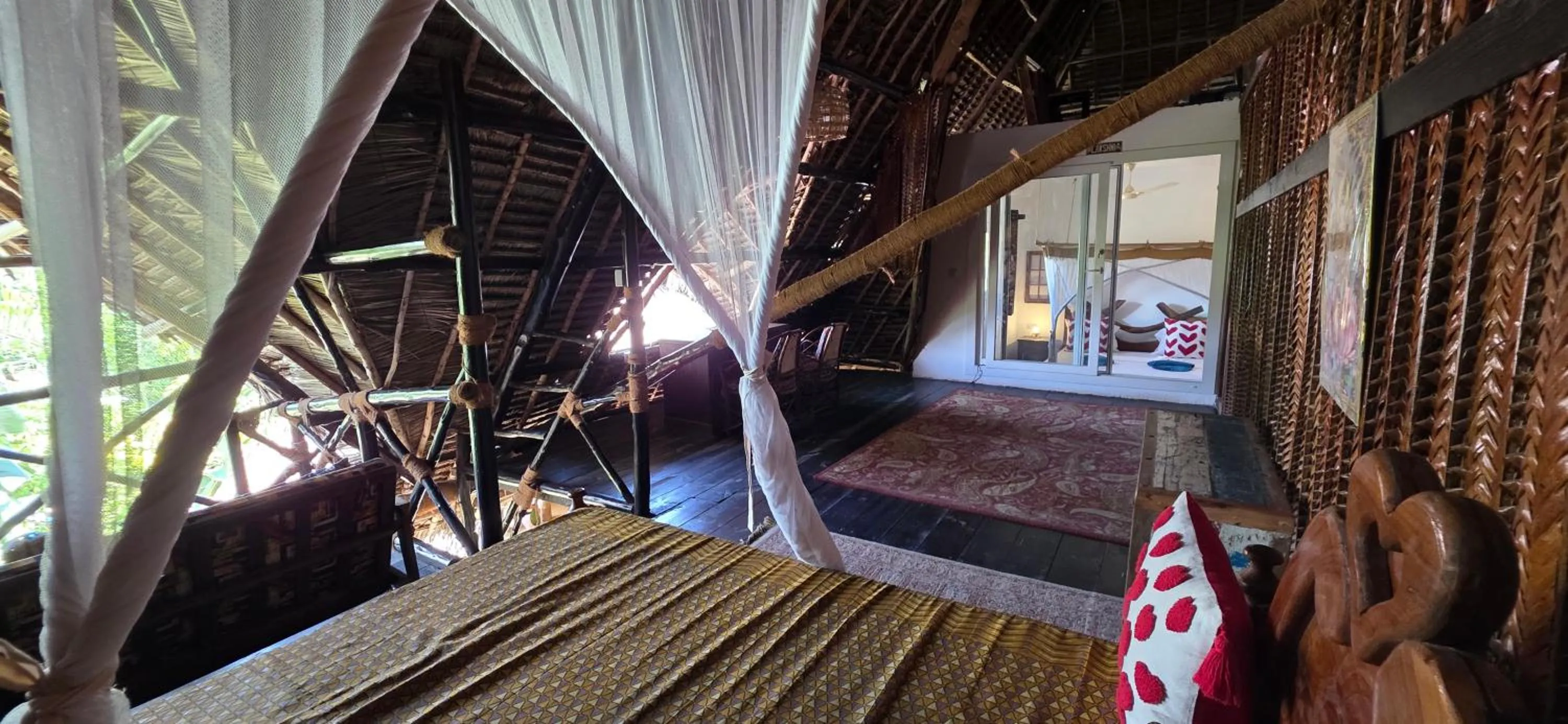 Bed in Salama & Mbuyuni Bungalows