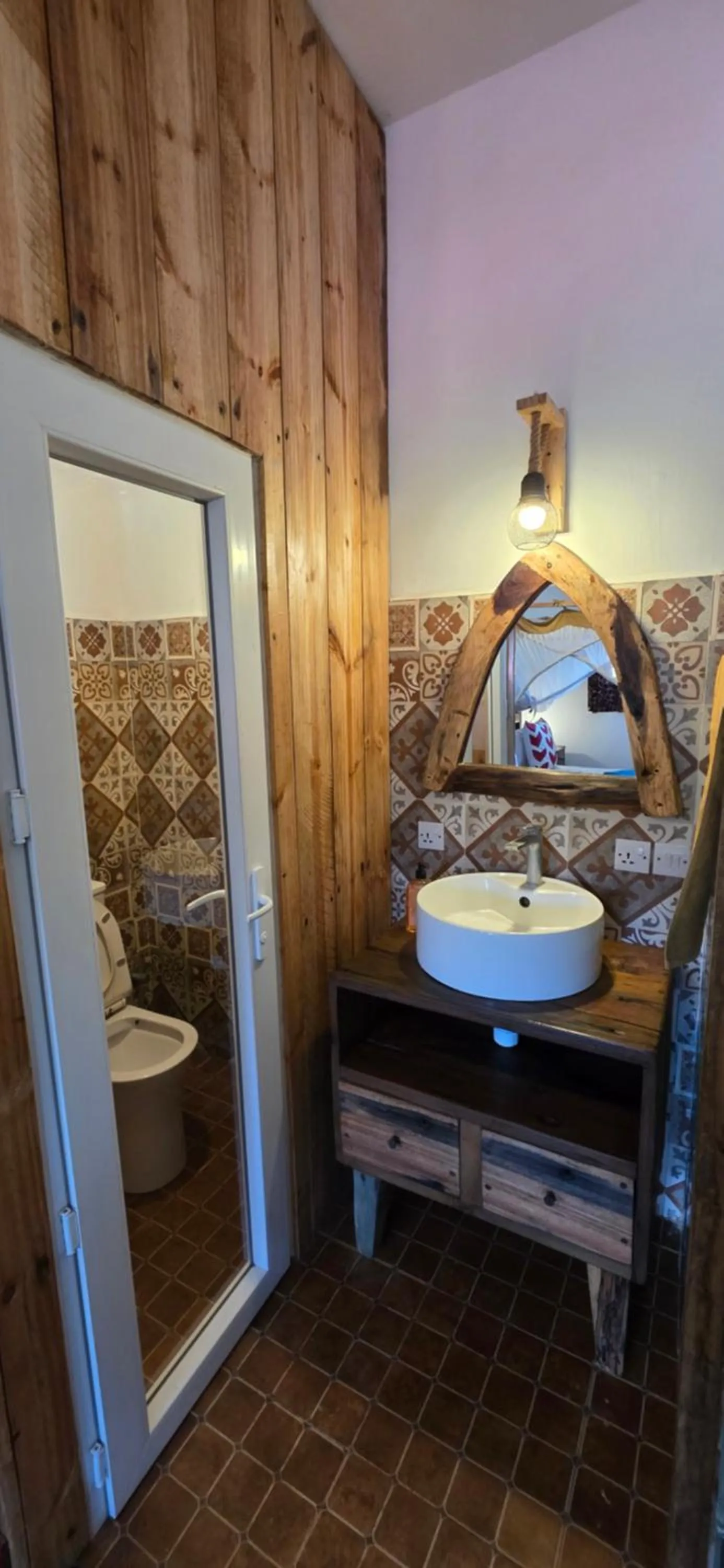 Salama & Mbuyuni Bungalows