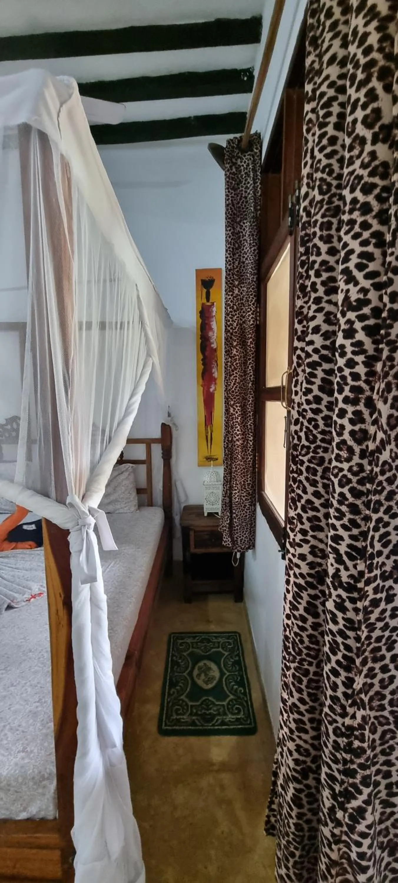 Shower, Bed in Salama & Mbuyuni Bungalows