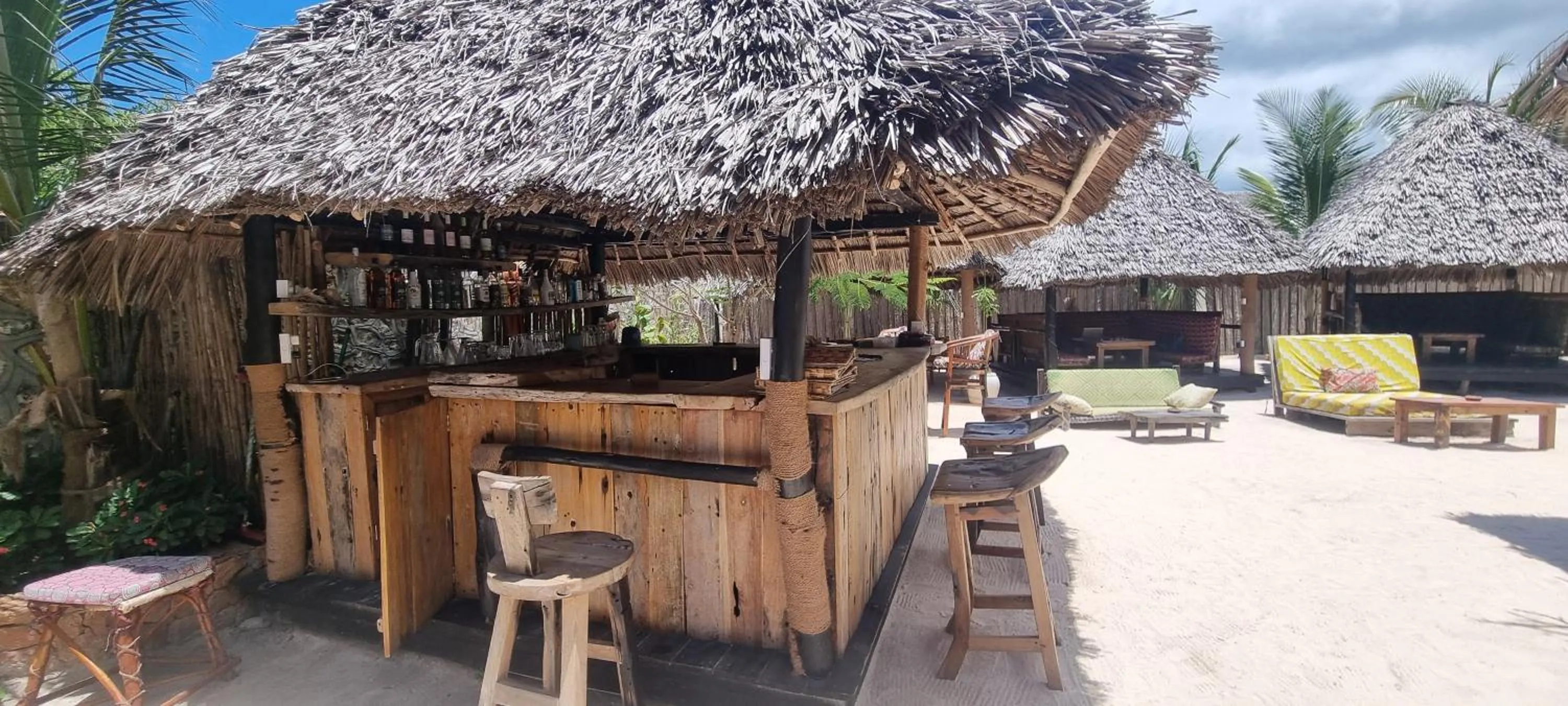 Restaurant/places to eat in Salama & Mbuyuni Bungalows