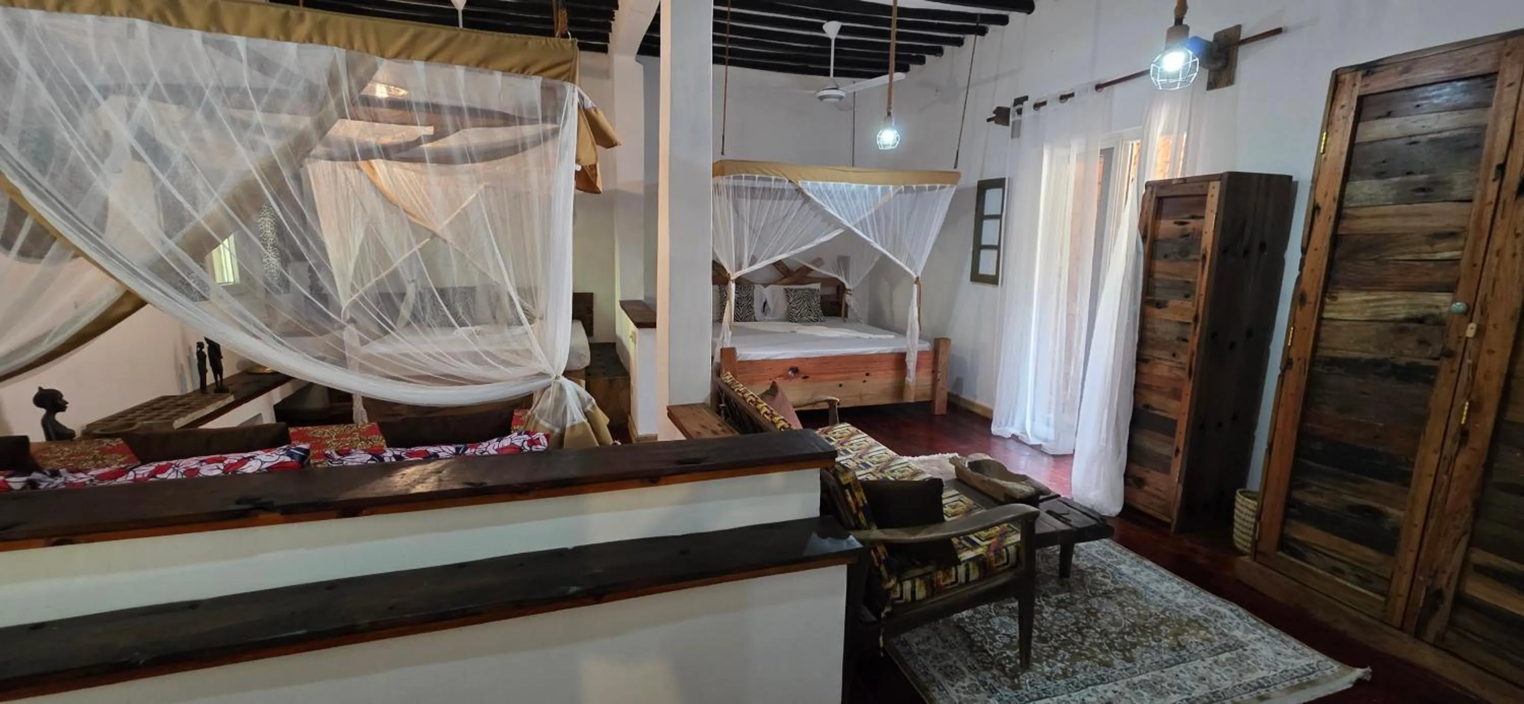 Bed in Salama & Mbuyuni Bungalows