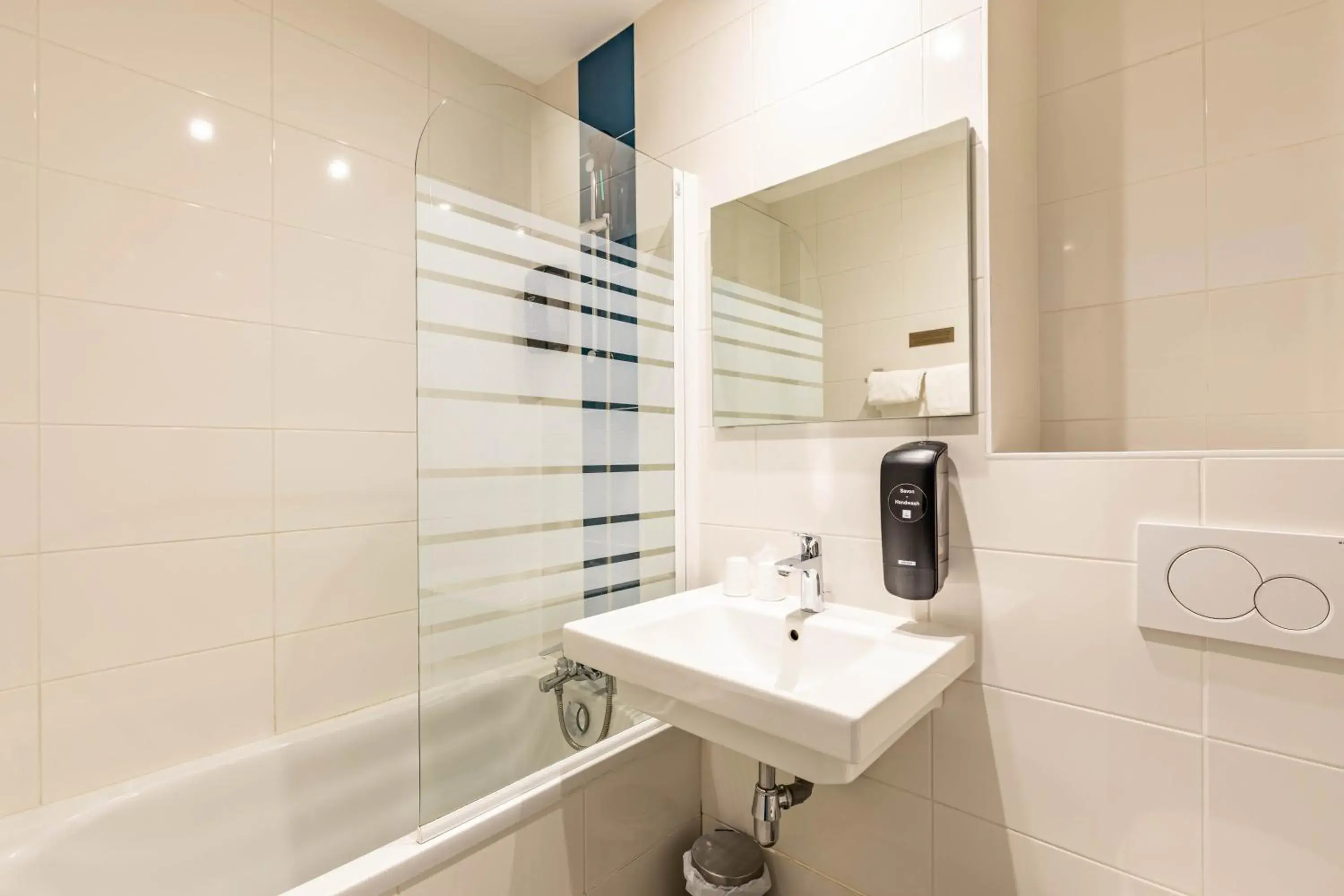 Superior Double Room in le paris brest hotel Superior Double Room in le paris brest hotel