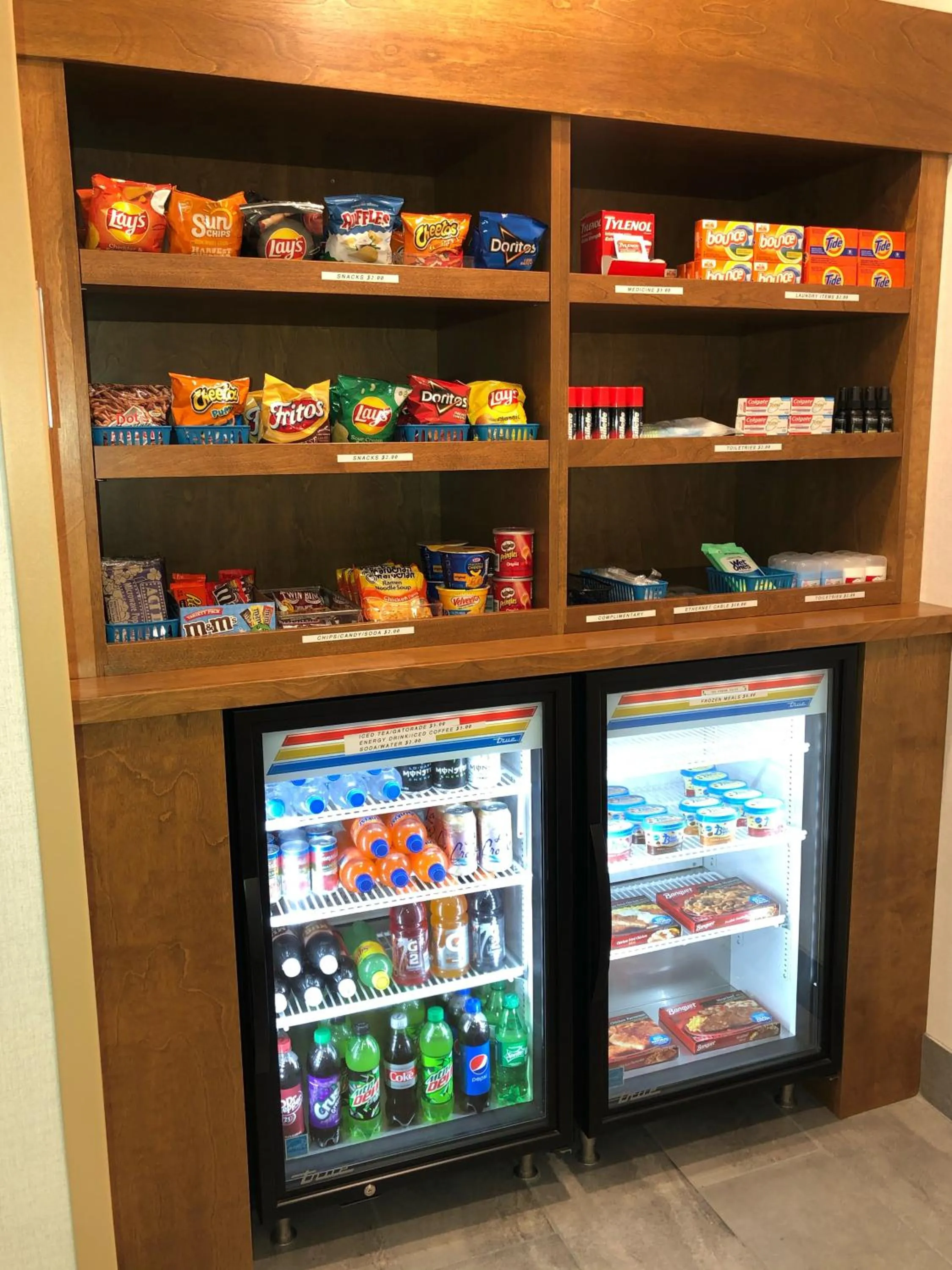 Shopping Area in GrandStay Hotel & Suites Rock Valley