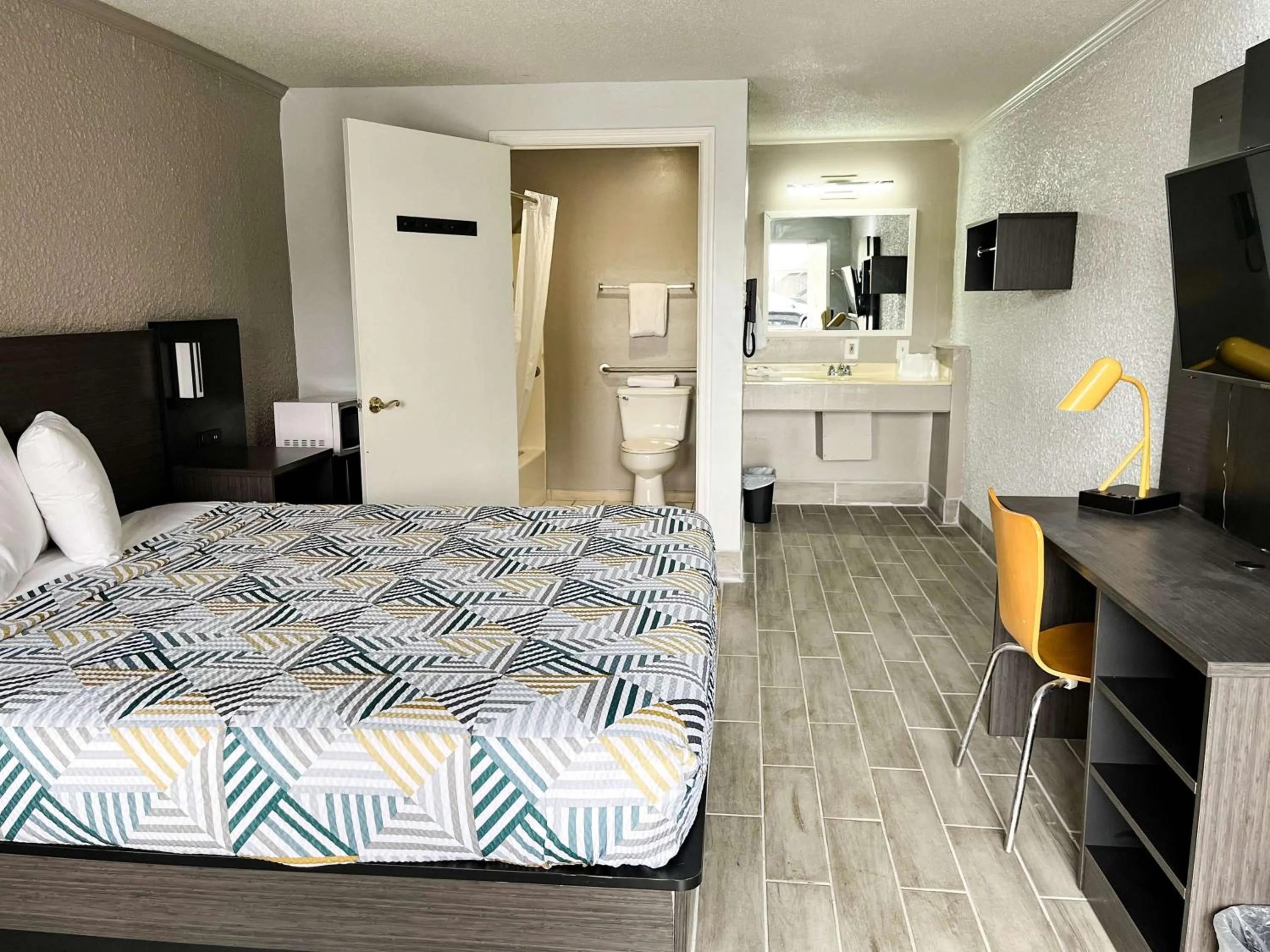 Bedroom, Bed in Motel 6 Cordele, GA