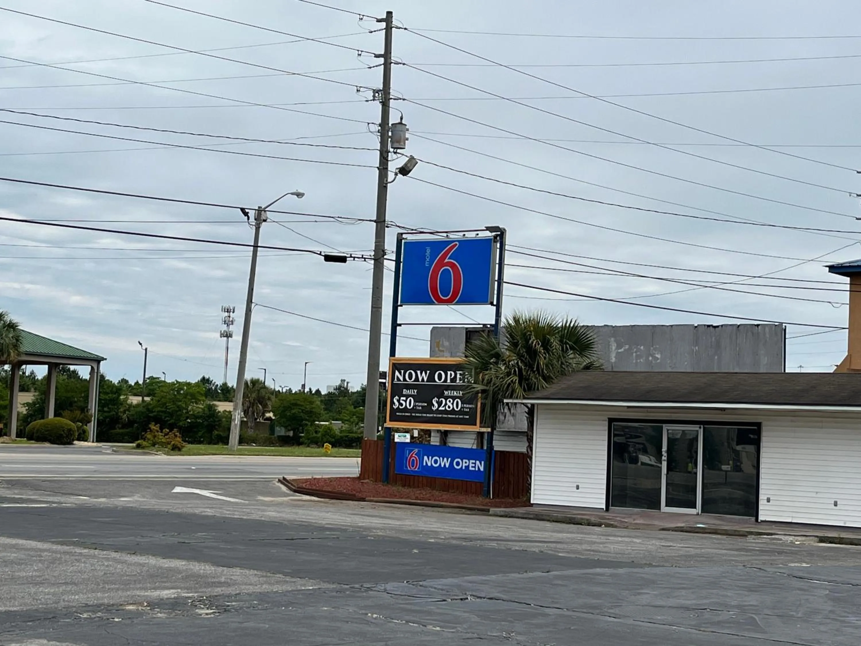 Property building in Motel 6 Cordele, GA