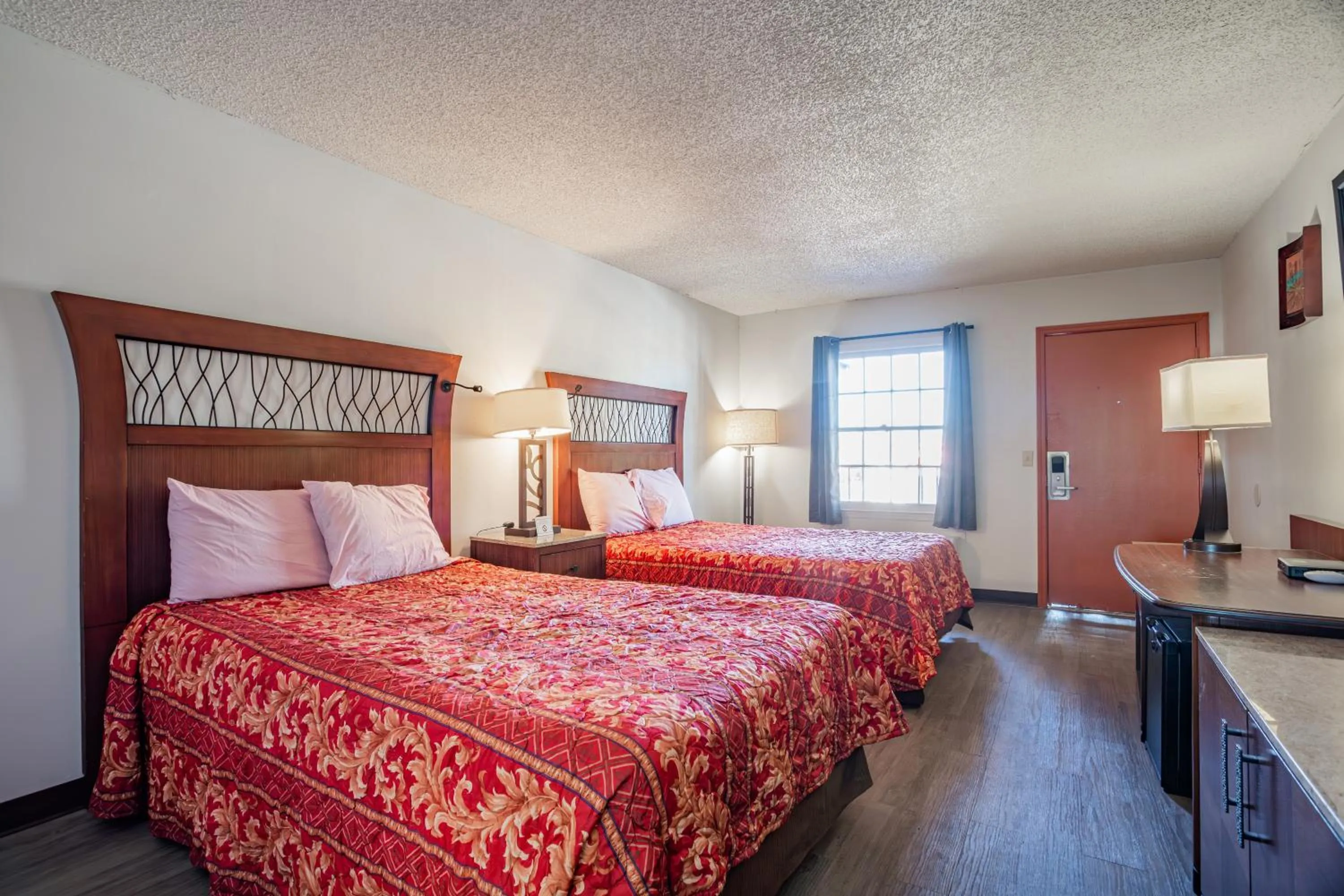 Bedroom, Bed in Southern Inn By OYO Walterboro I-95