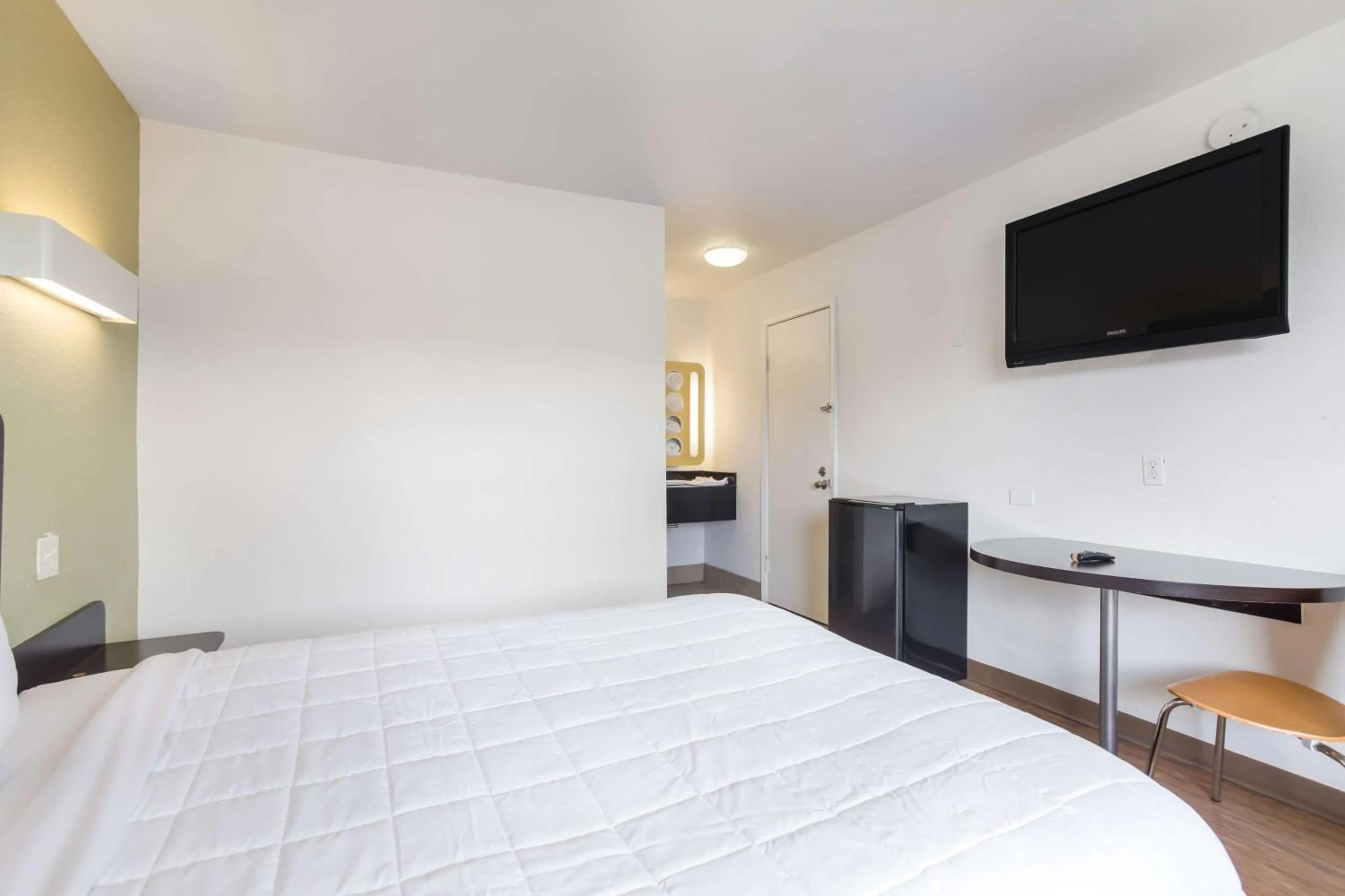 Bedroom, Bed in Americas Best Value Inn Bowling Green