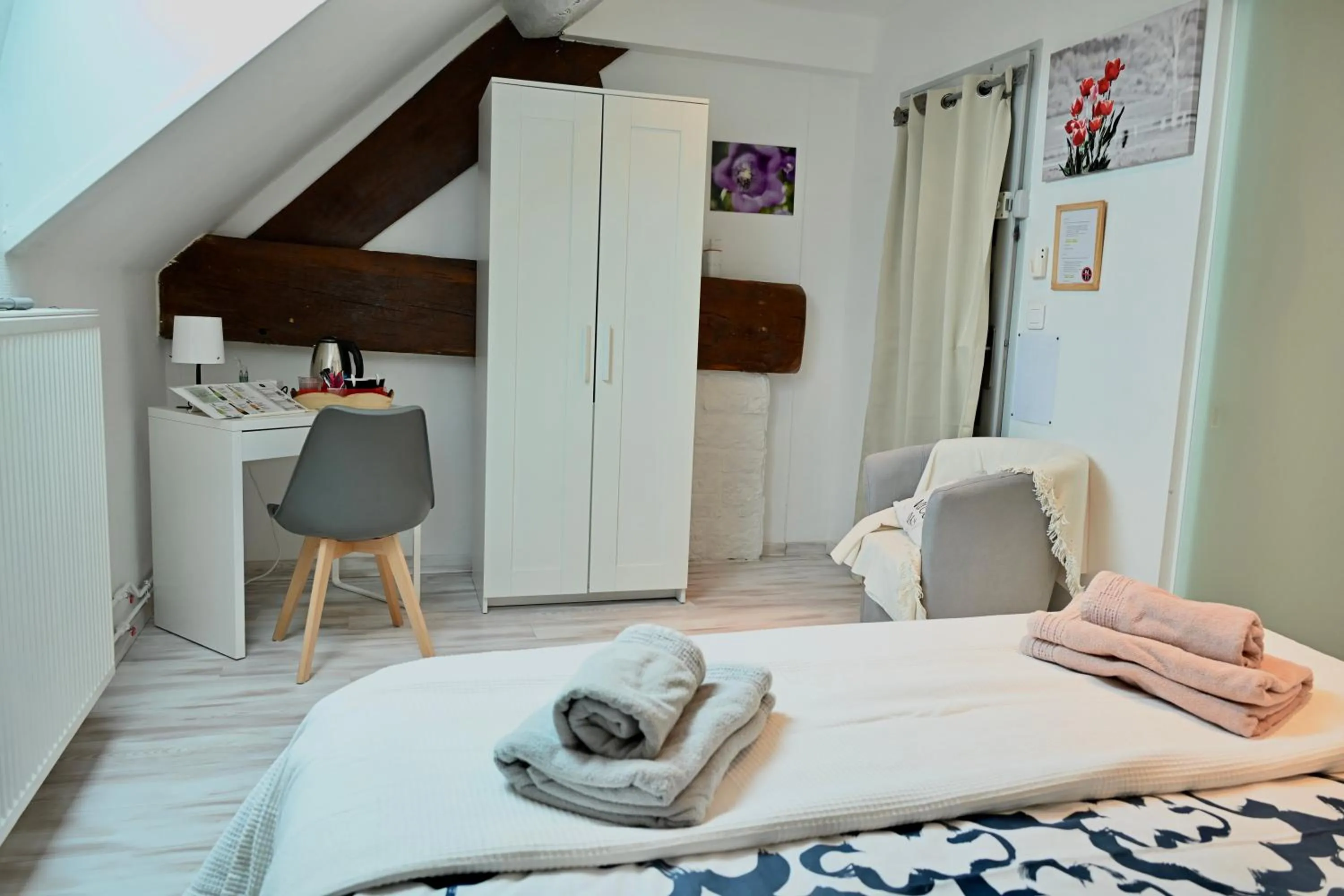 Bed in Les Nymphéas 52