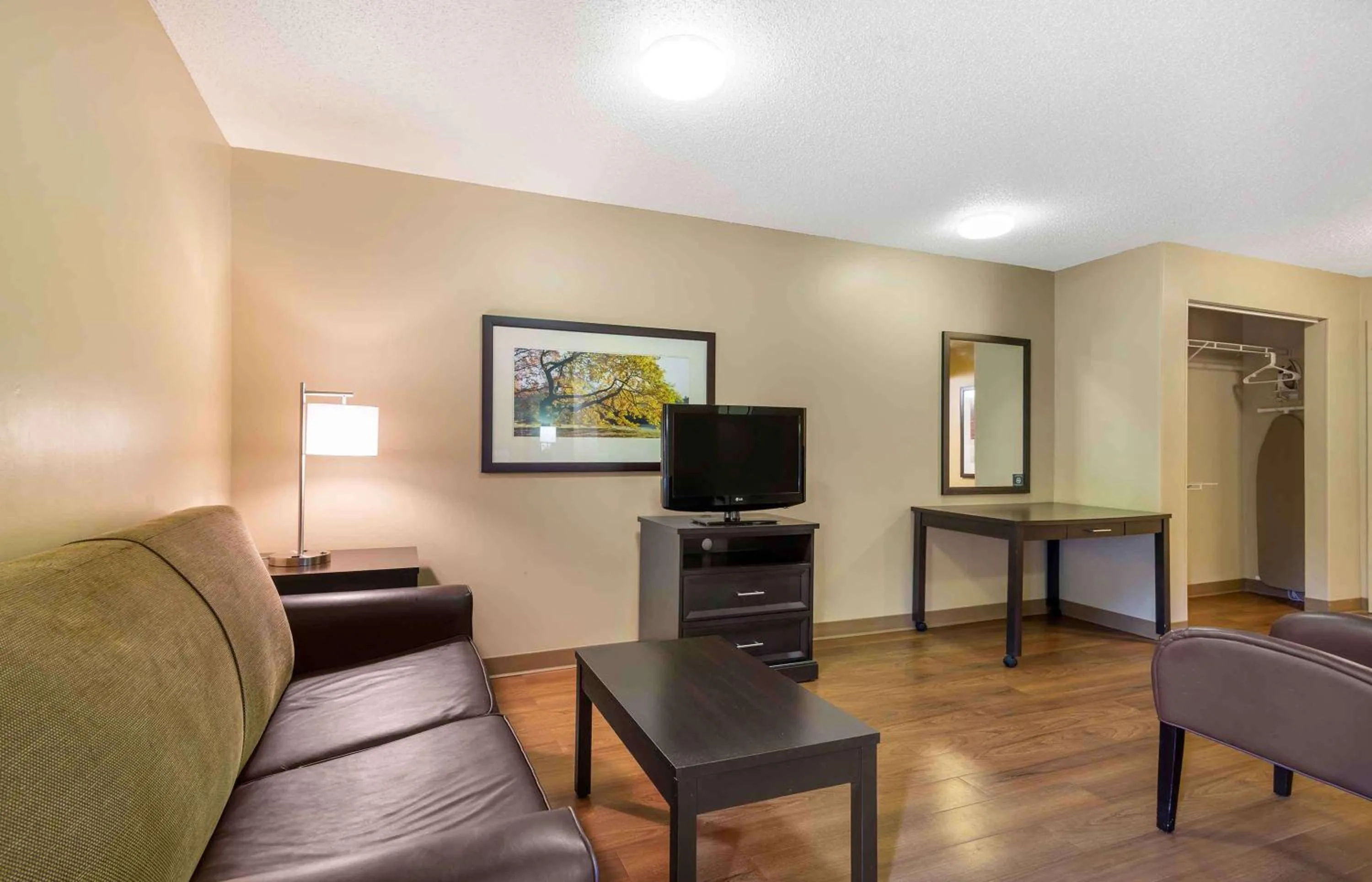 Bedroom in Extended Stay America Select Suites - Atlanta - Alpharetta - Northpoint - East