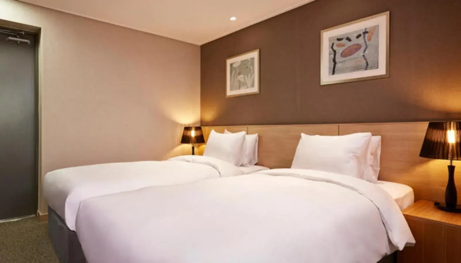 Twin Room with Balcony in New Raon Stay Twin Room with Balcony in New Raon Stay