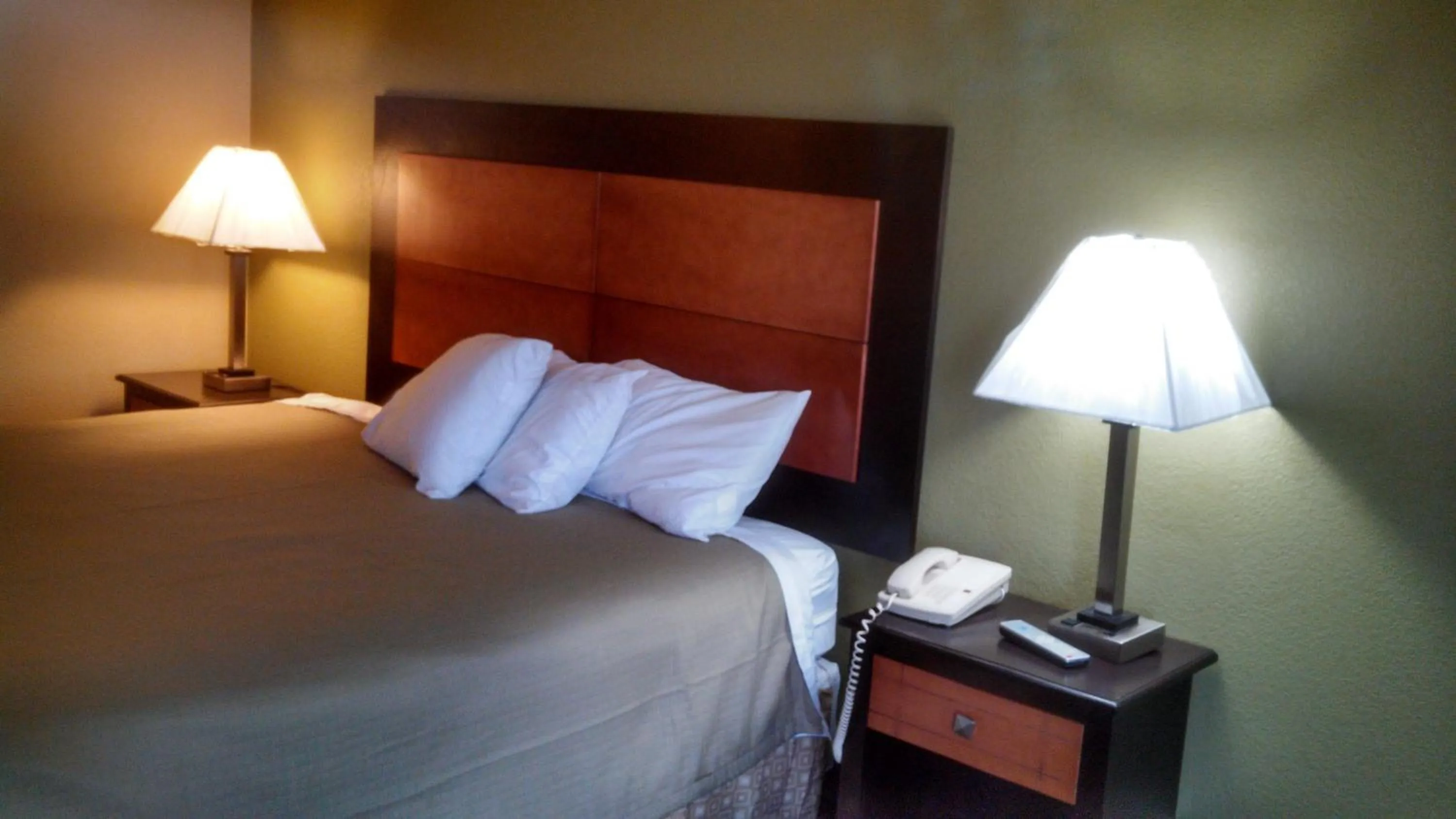 Bed in Relax Inn Heth