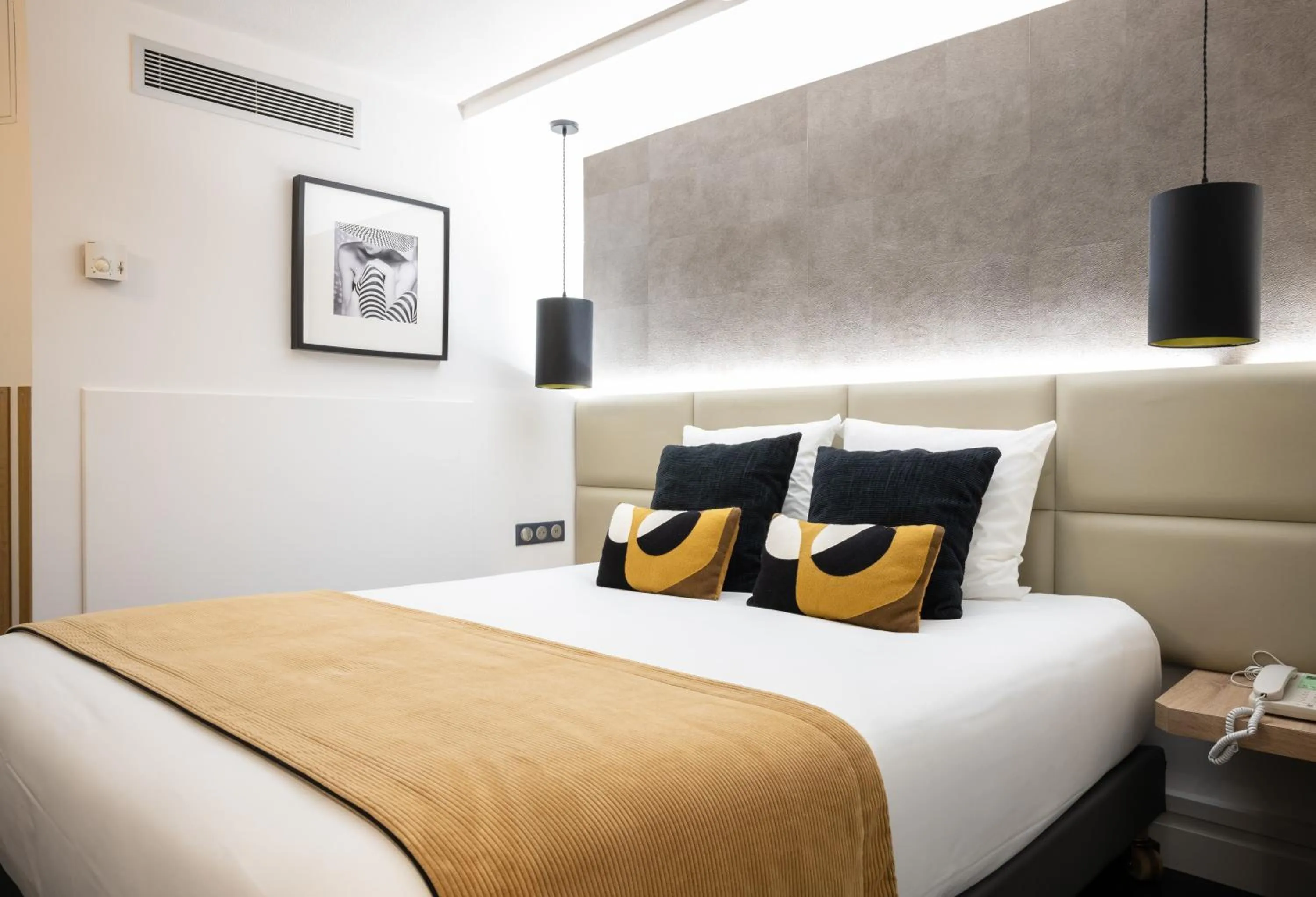 Bed in Kyriad Beaune