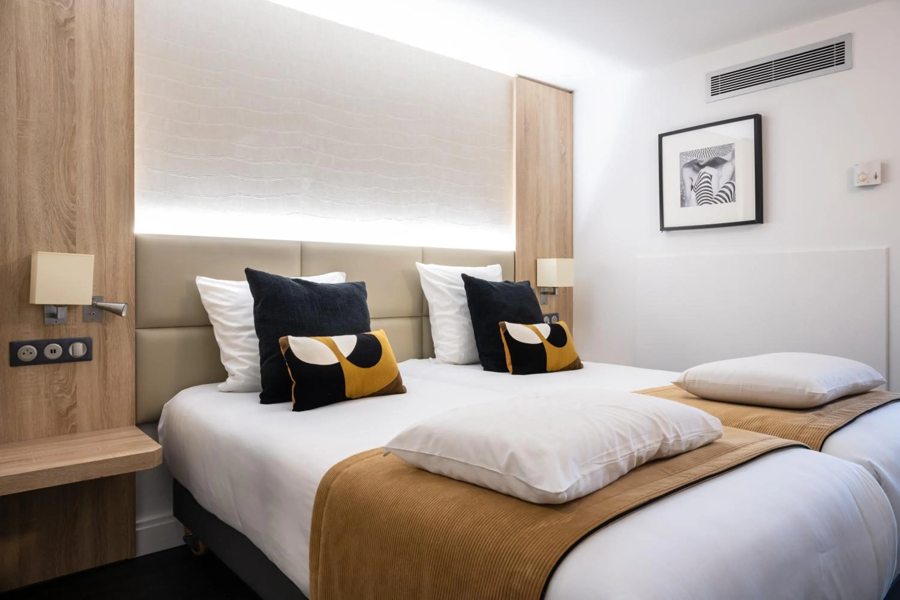 Bed in Kyriad Beaune