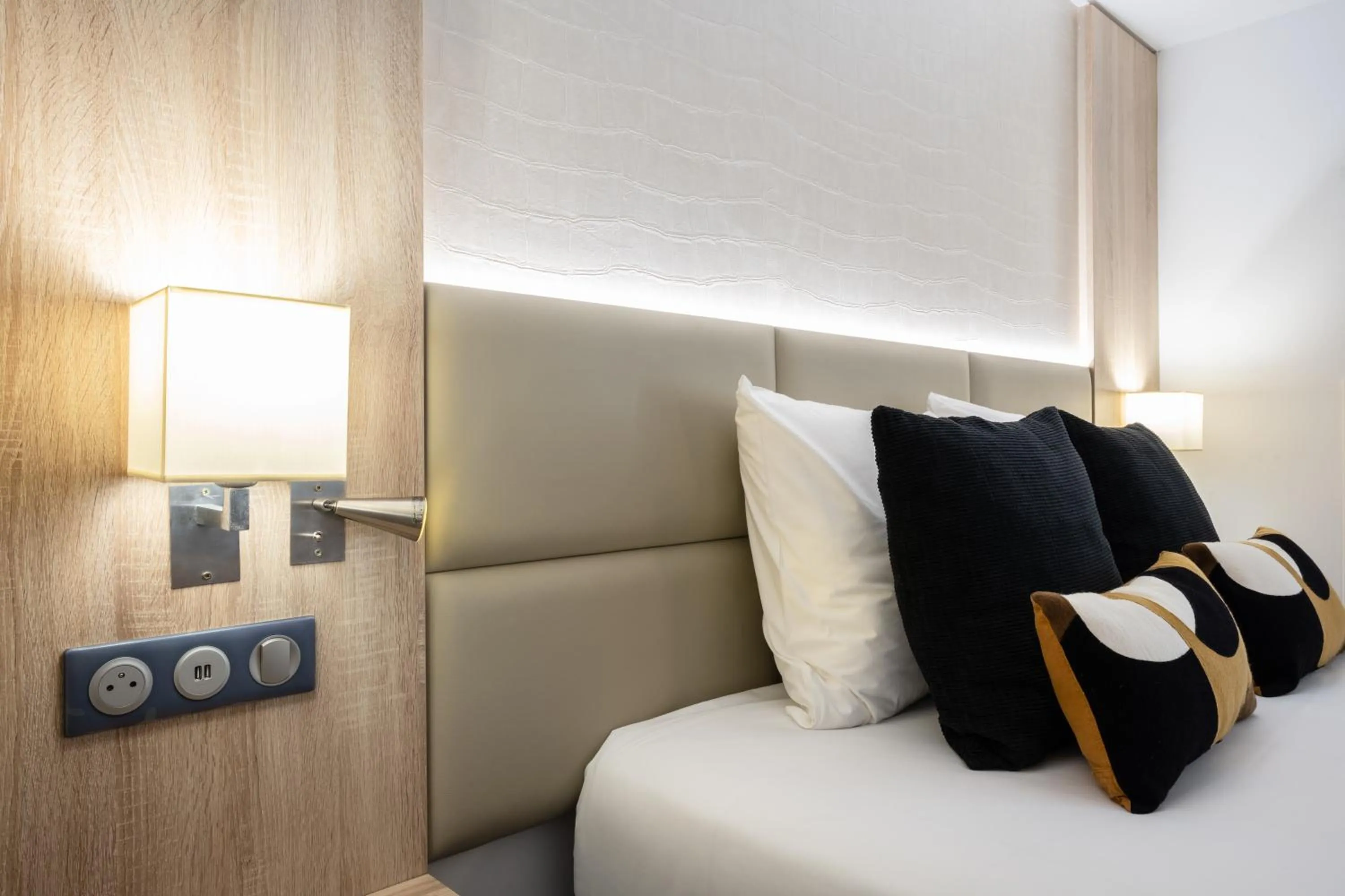 Bed in Kyriad Beaune