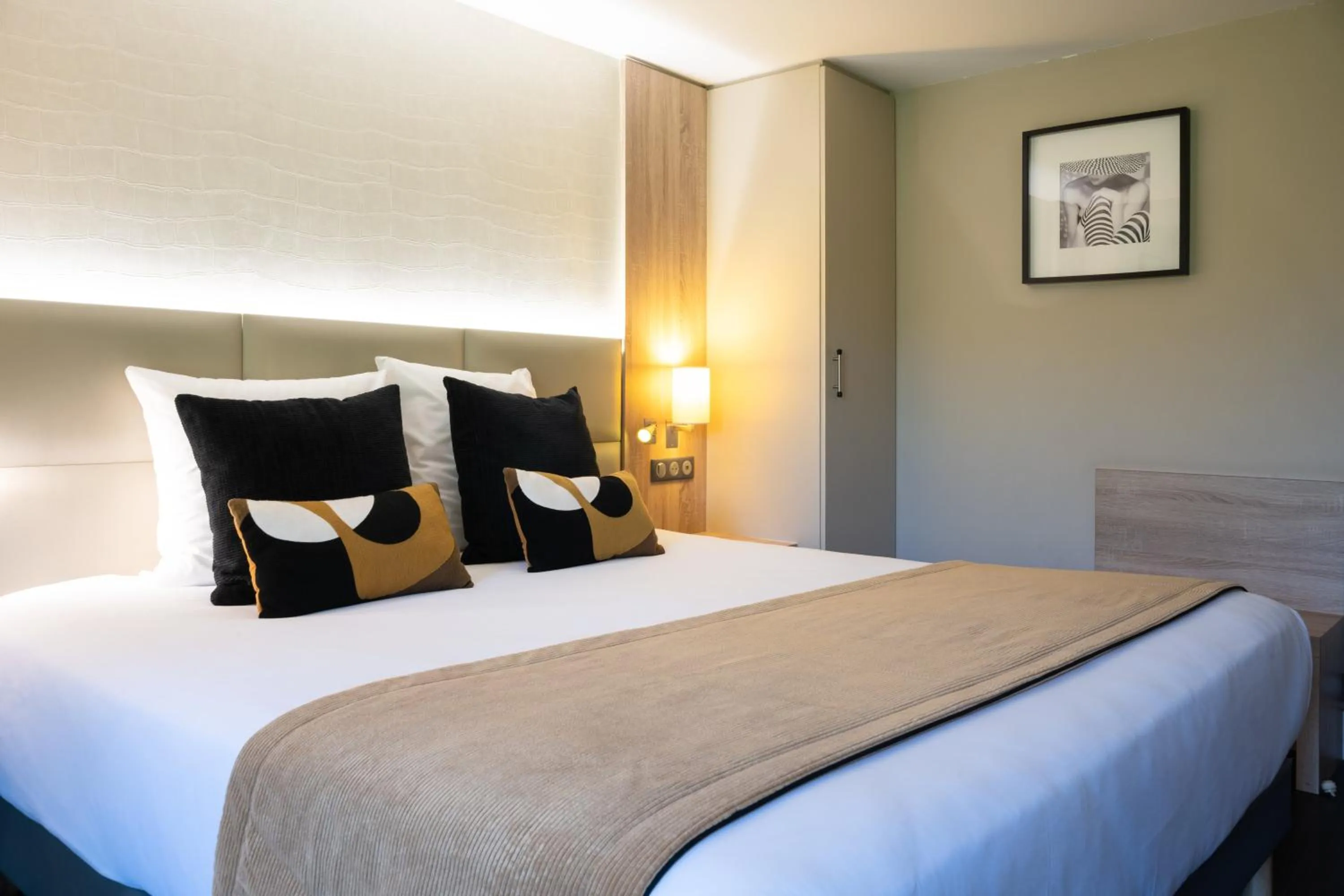 Bed in Kyriad Beaune