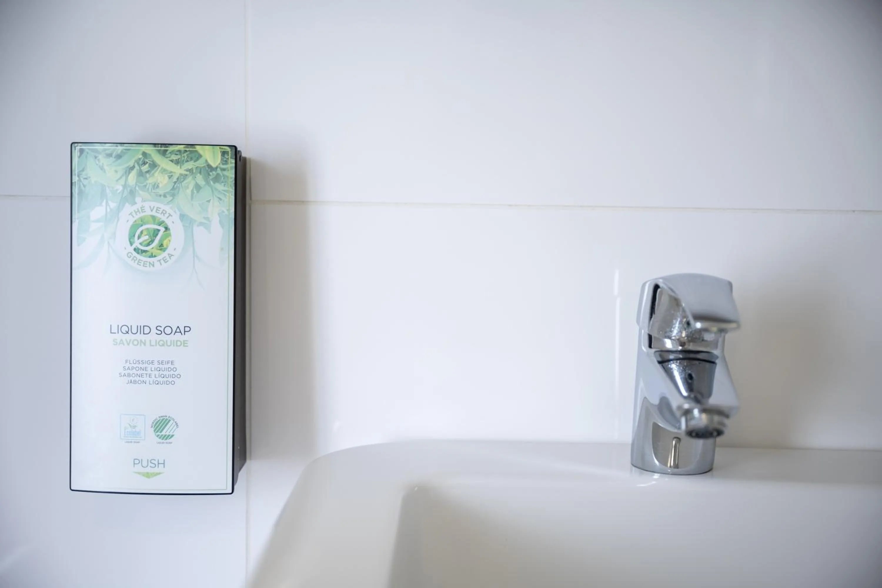 Bathroom in Kyriad Beaune