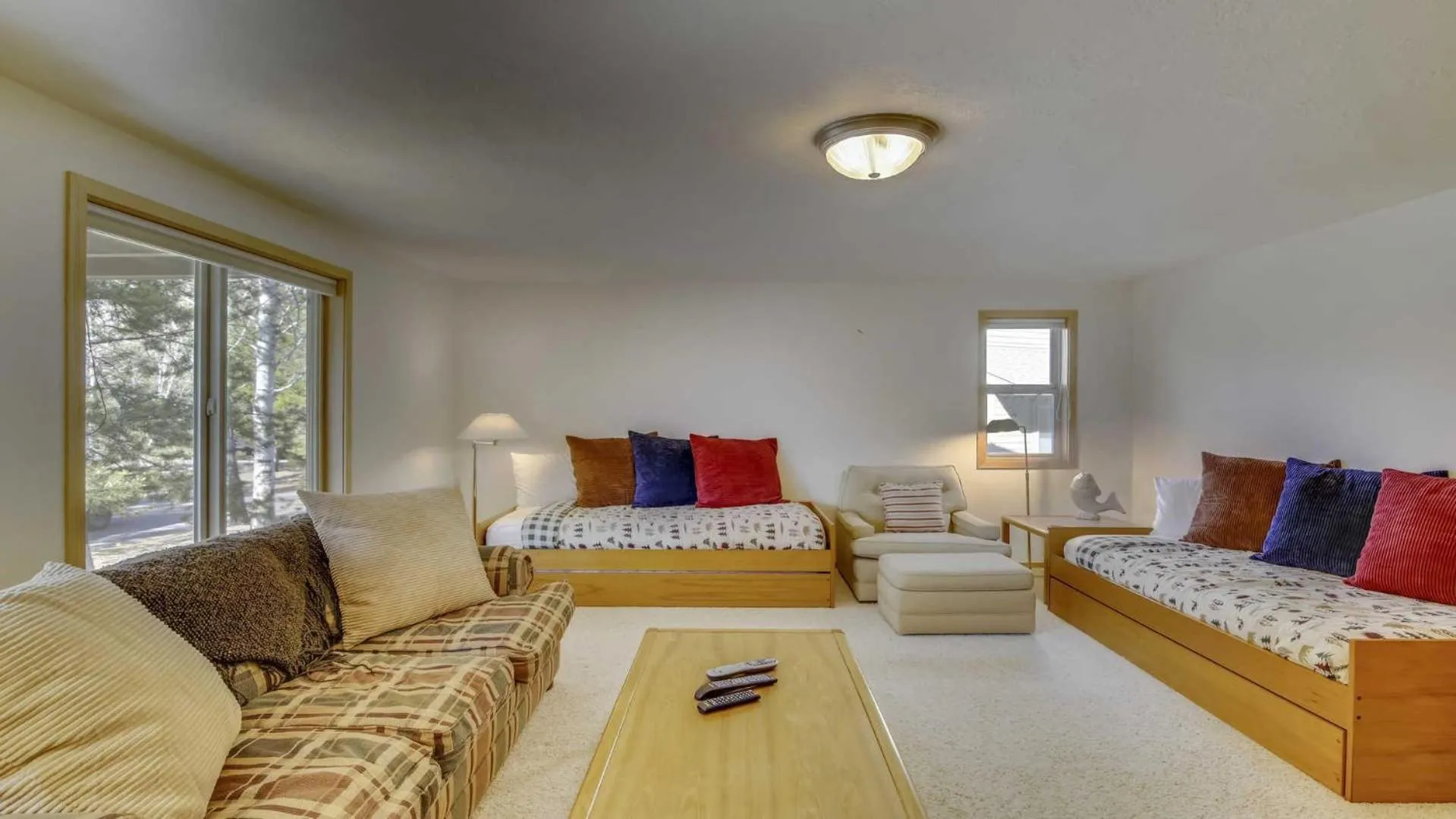 Bed in Paper Birch 09