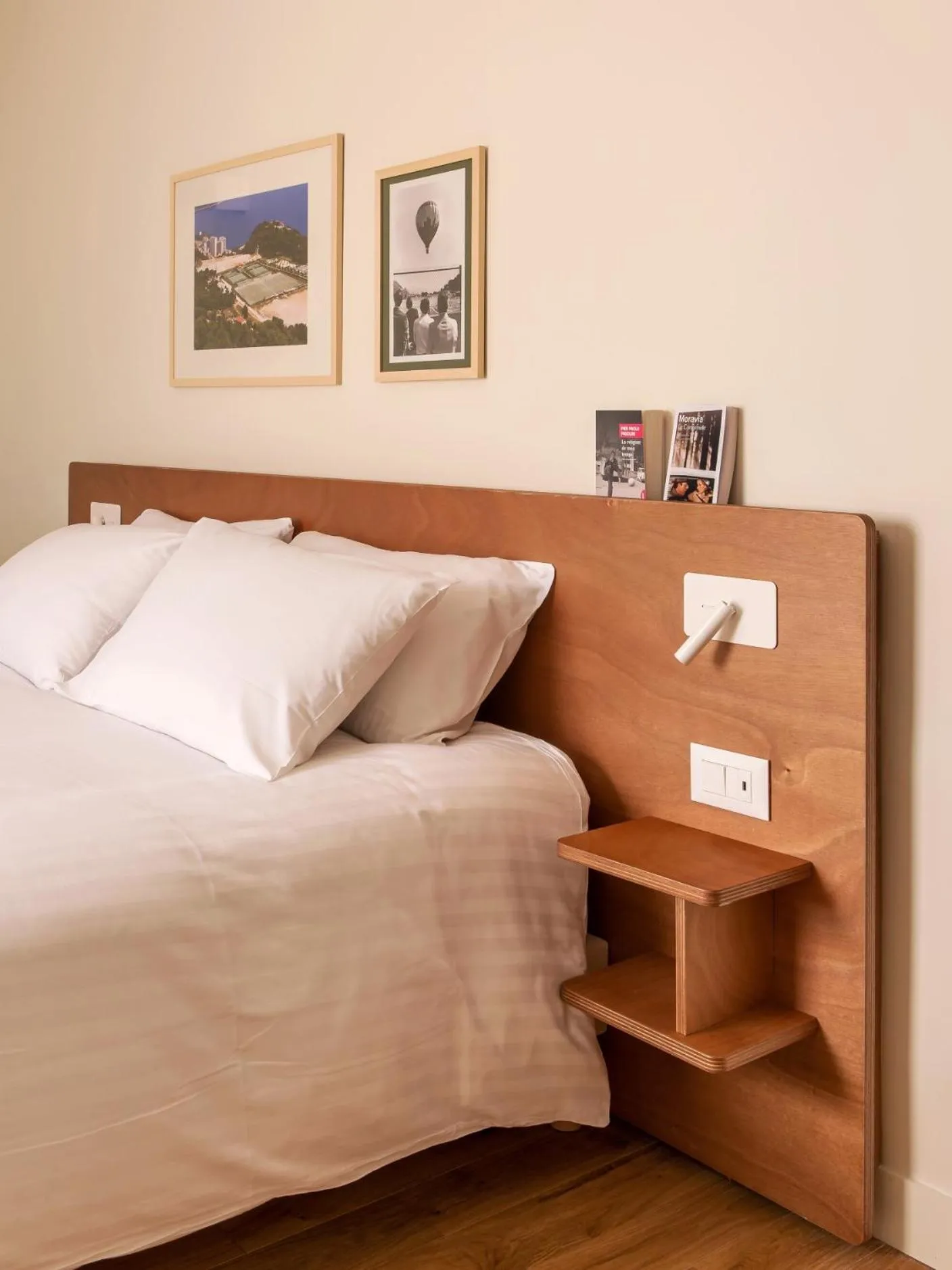 Bed in ALFRED HOTELS Monaco - Hôtel rénové