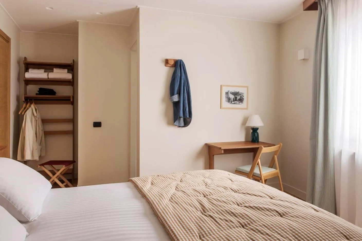 Photo of the whole room, Bed in ALFRED HOTELS Monaco - Hôtel rénové