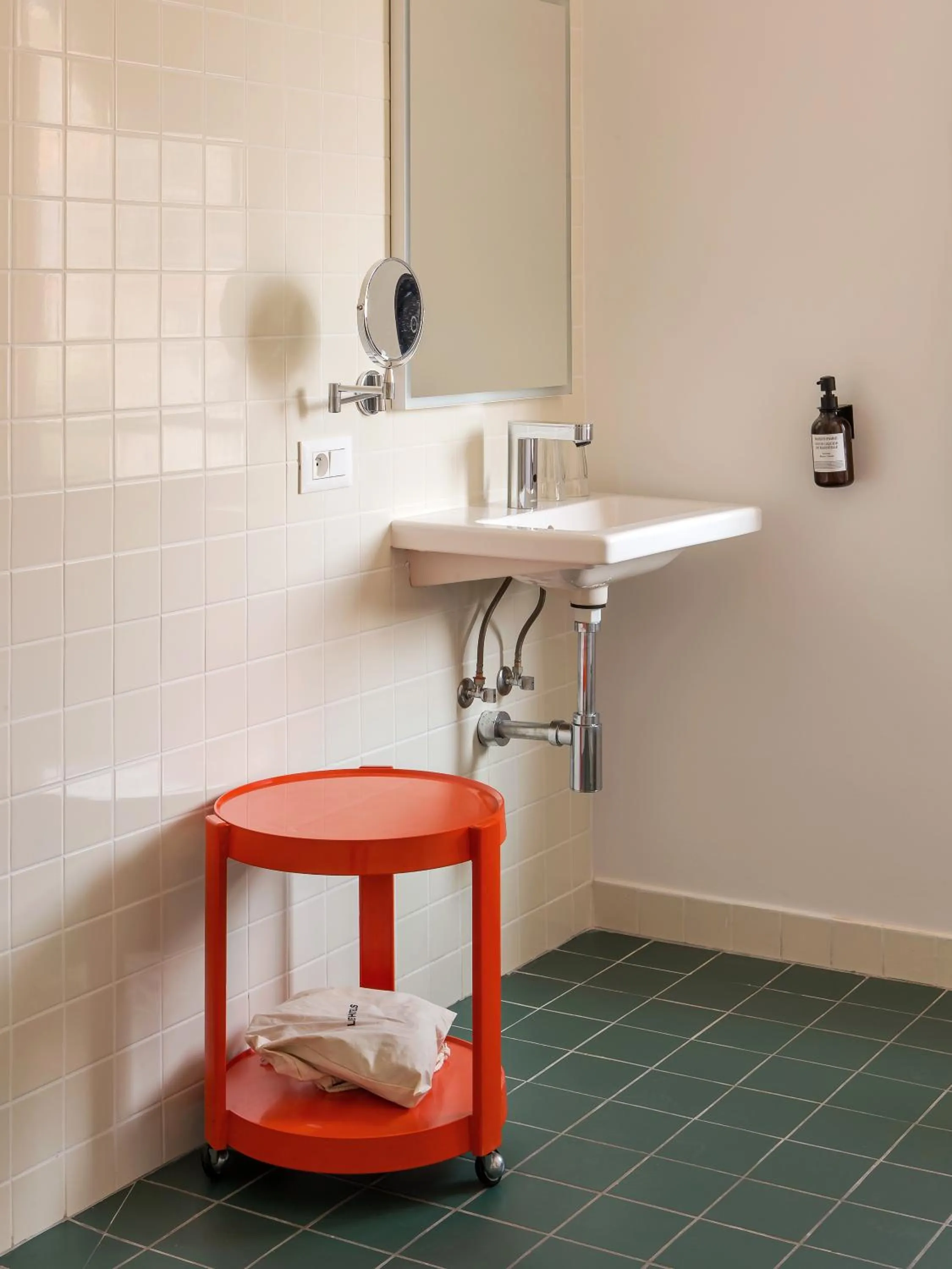 Bathroom in ALFRED HOTELS Monaco - Hôtel rénové