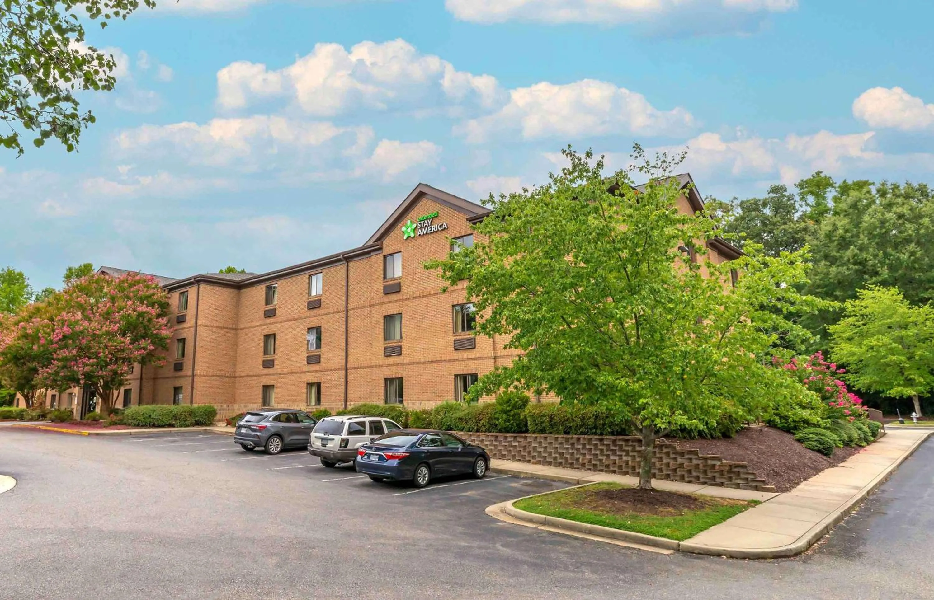 Property building in Extended Stay America Select Suites - Richmond - Innsbrook