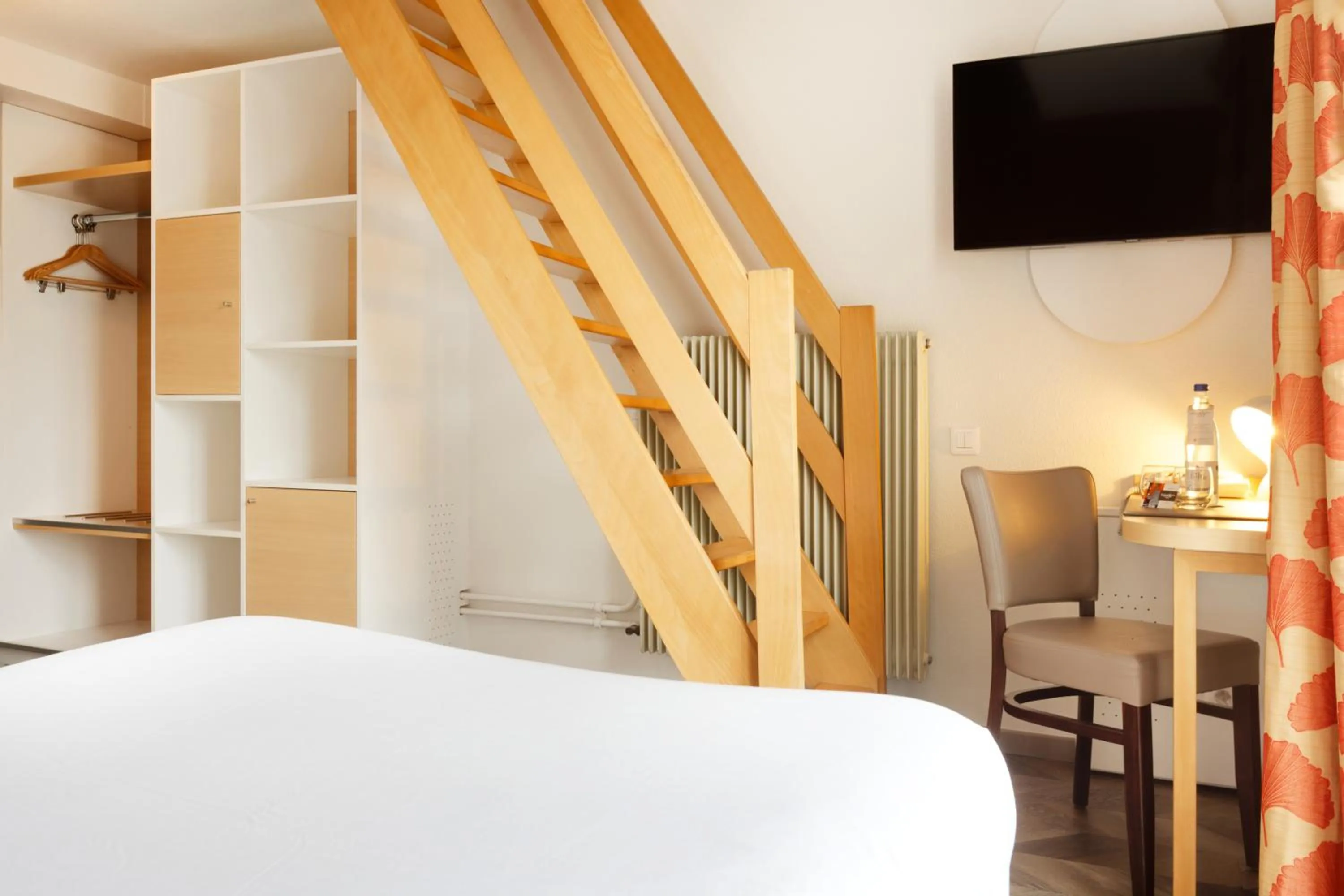 Bedroom, Bed in Logis Hôtel Beauséjour Colmar