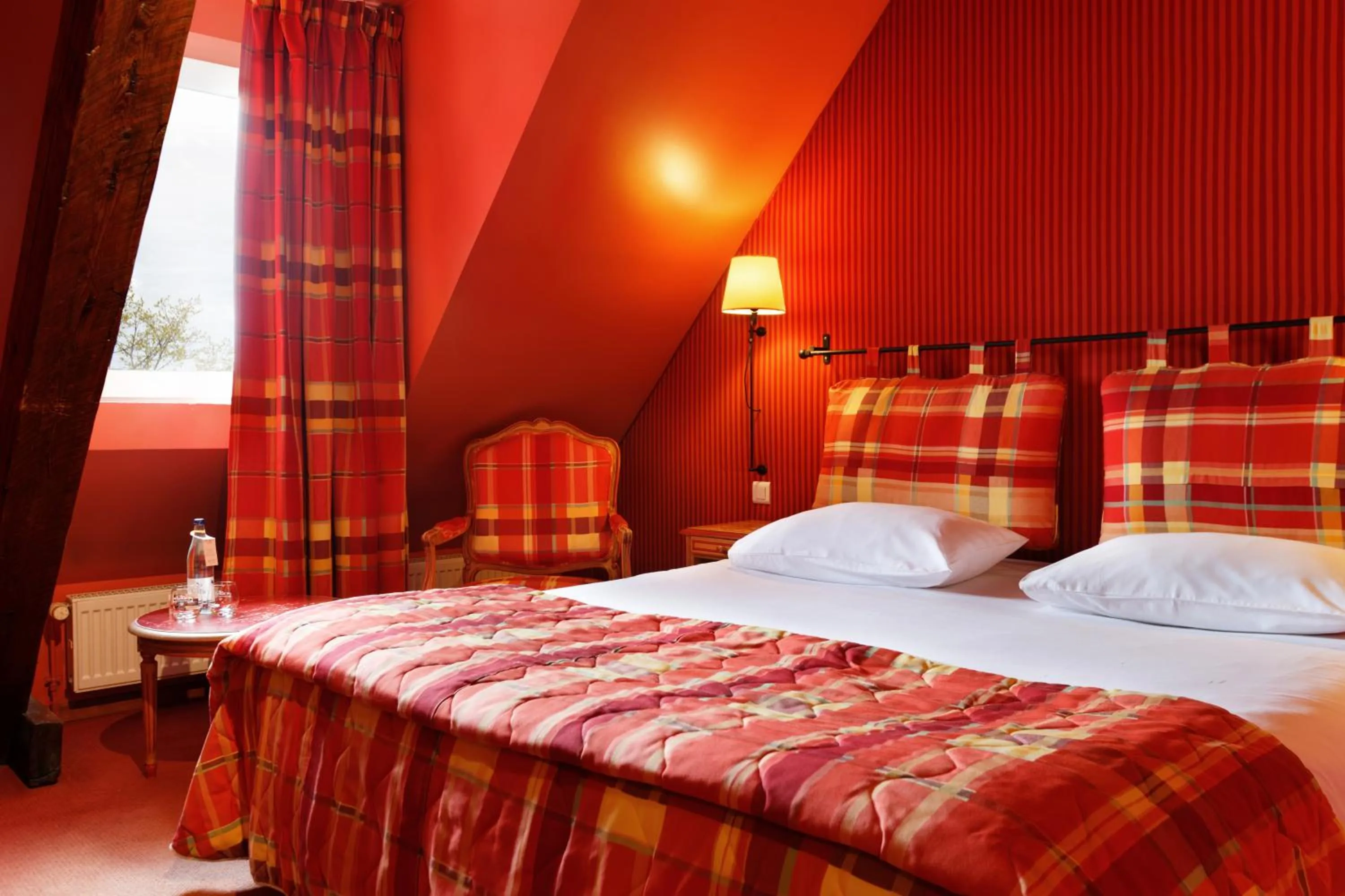 Bedroom, Bed in Logis Hôtel Beauséjour Colmar