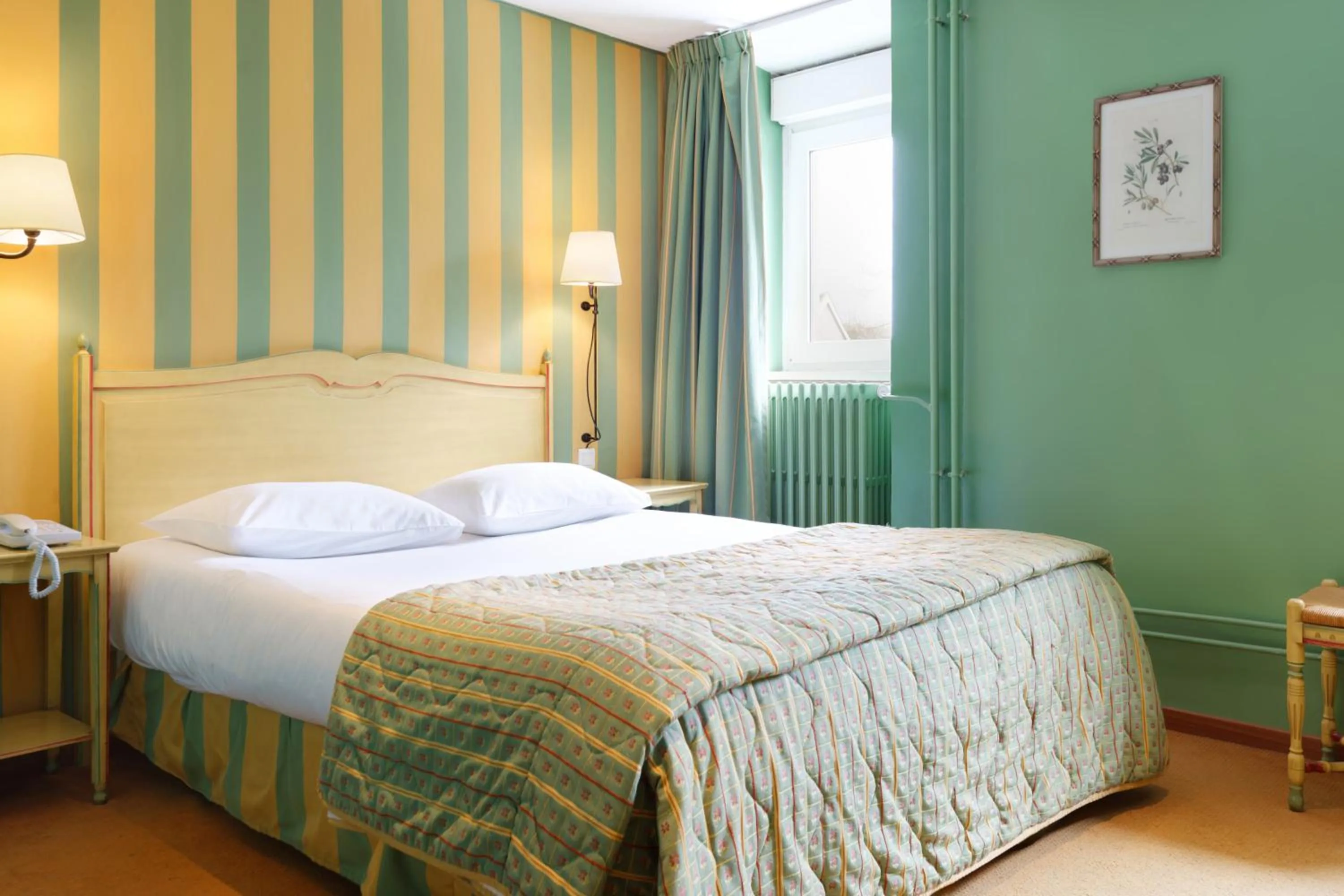 Bedroom, Bed in Logis Hôtel Beauséjour Colmar