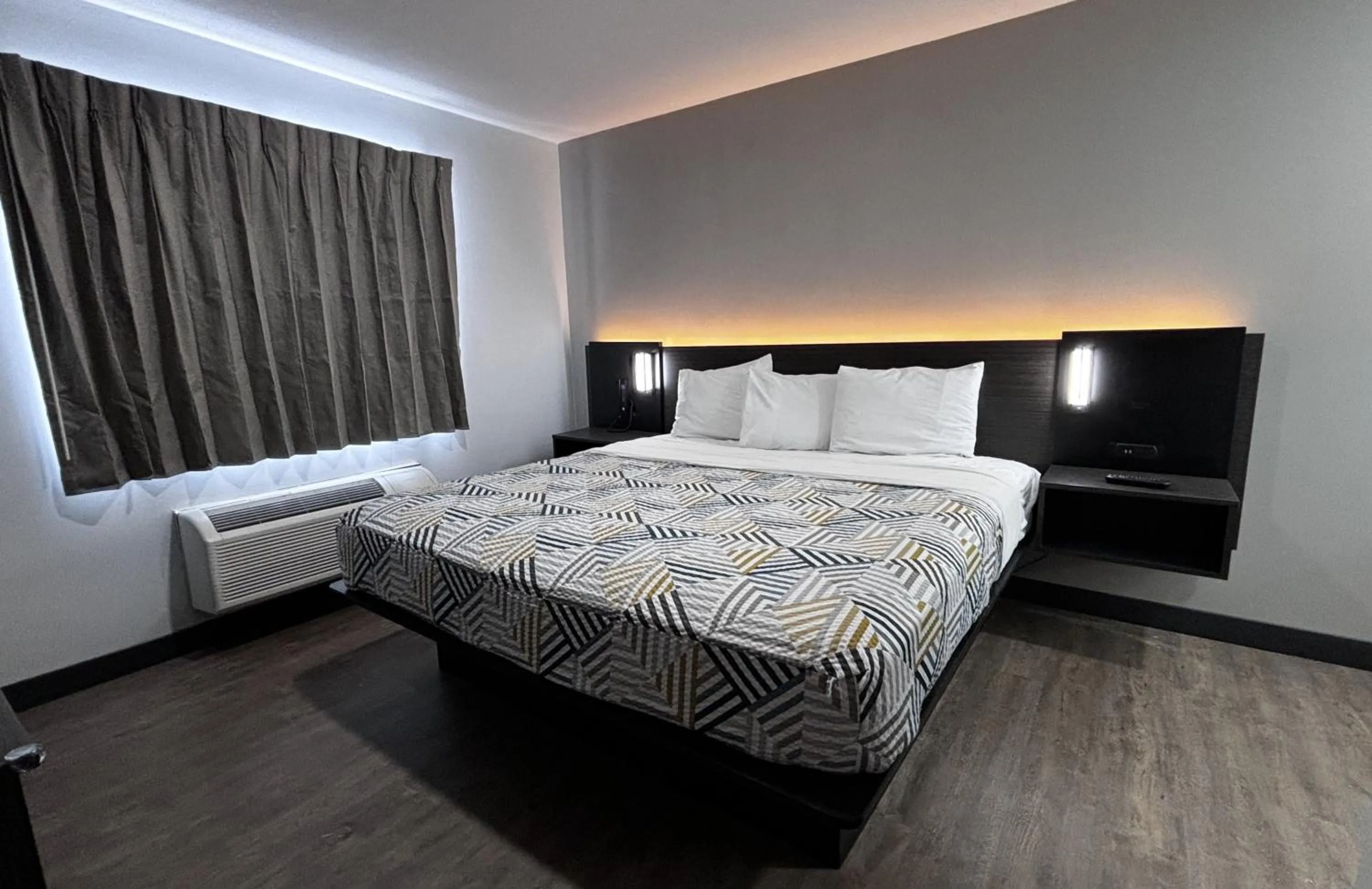 Bed in Motel 6-Ogden, UT - 21st Street