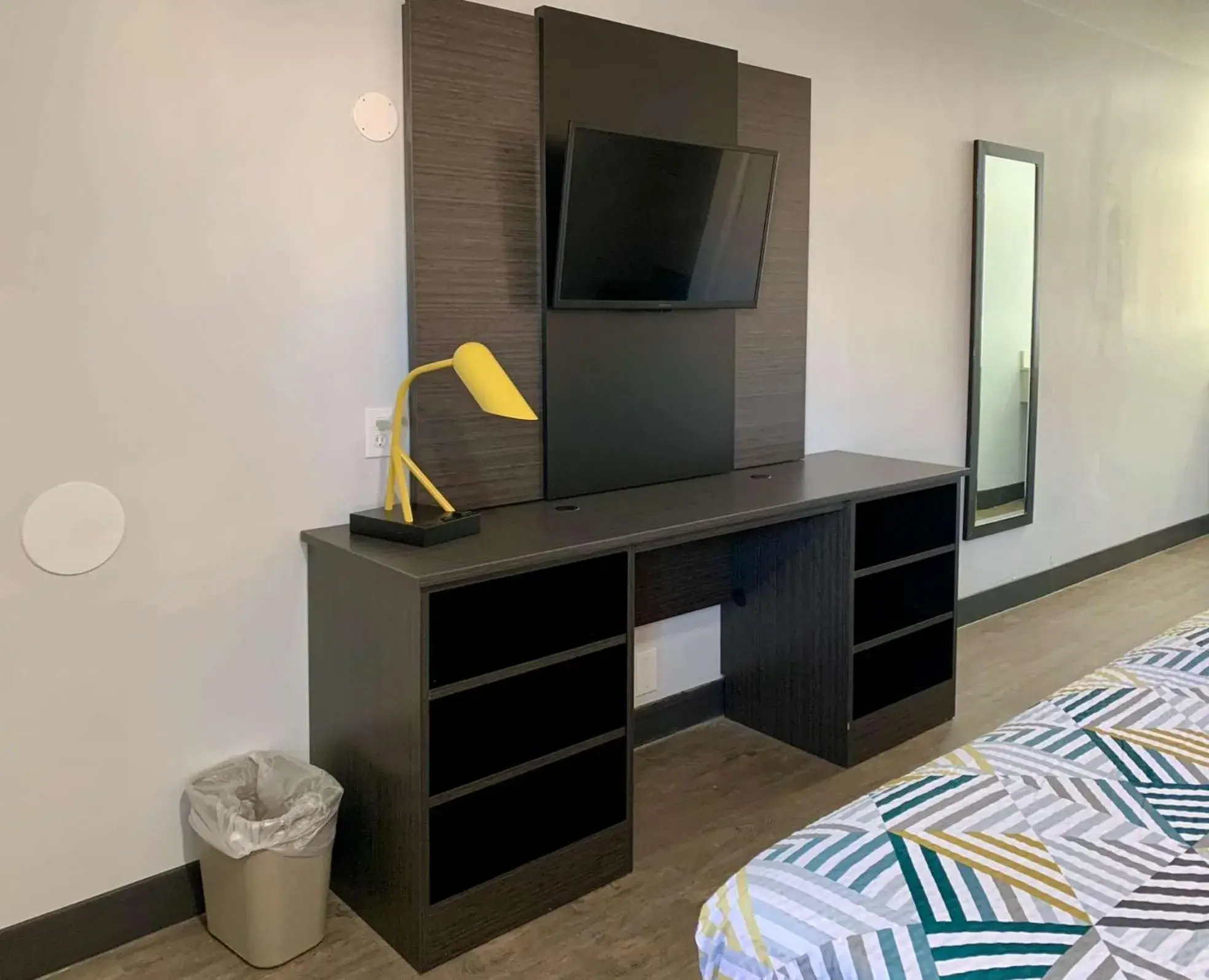 Queen Room with Two Queen Beds in Motel 6-Ogden, UT - 21st Street Queen Room with Two Queen Beds in Motel 6-Ogden, UT - 21st Street