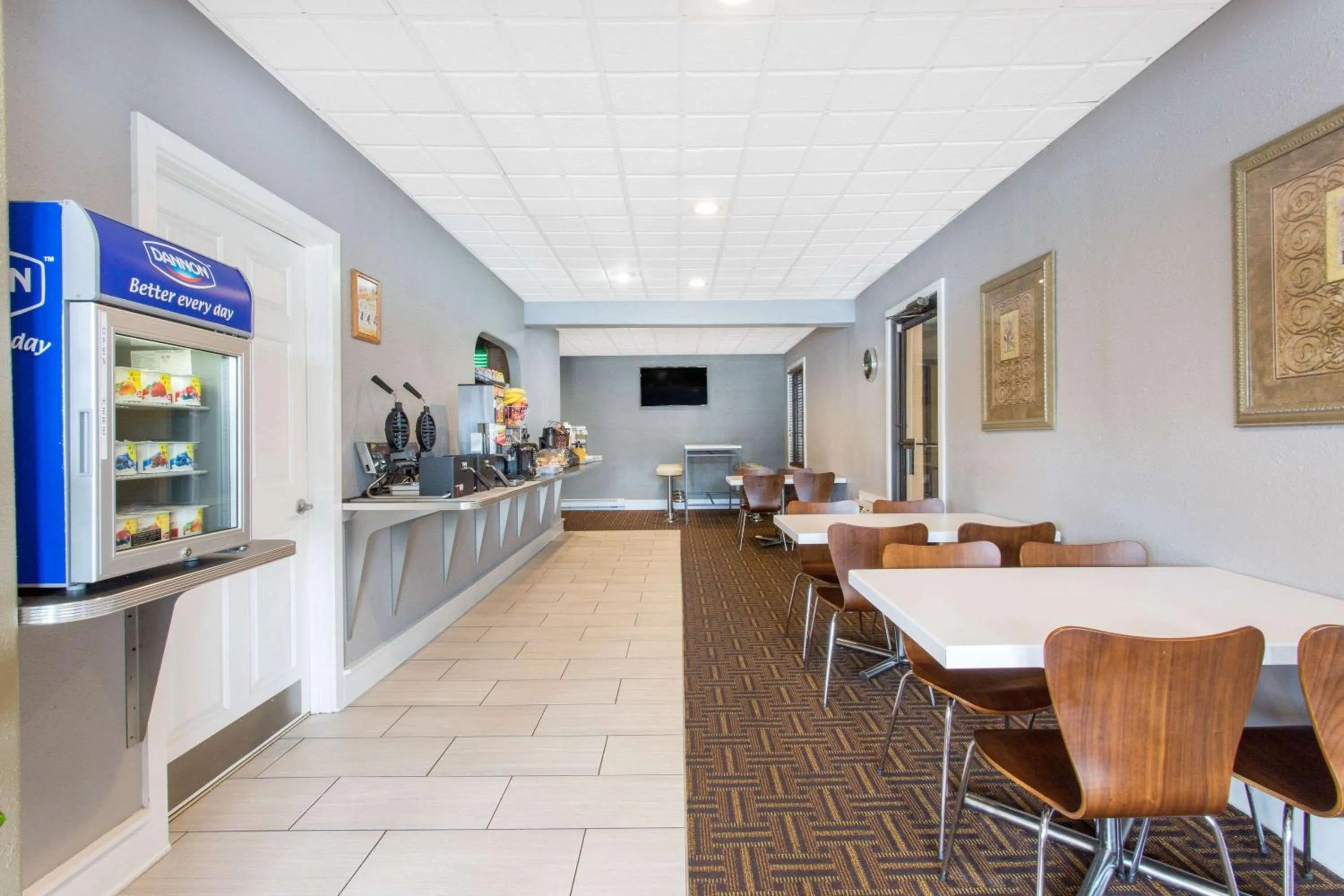 Restaurant/places to eat in Super 8 by Wyndham Wytheville