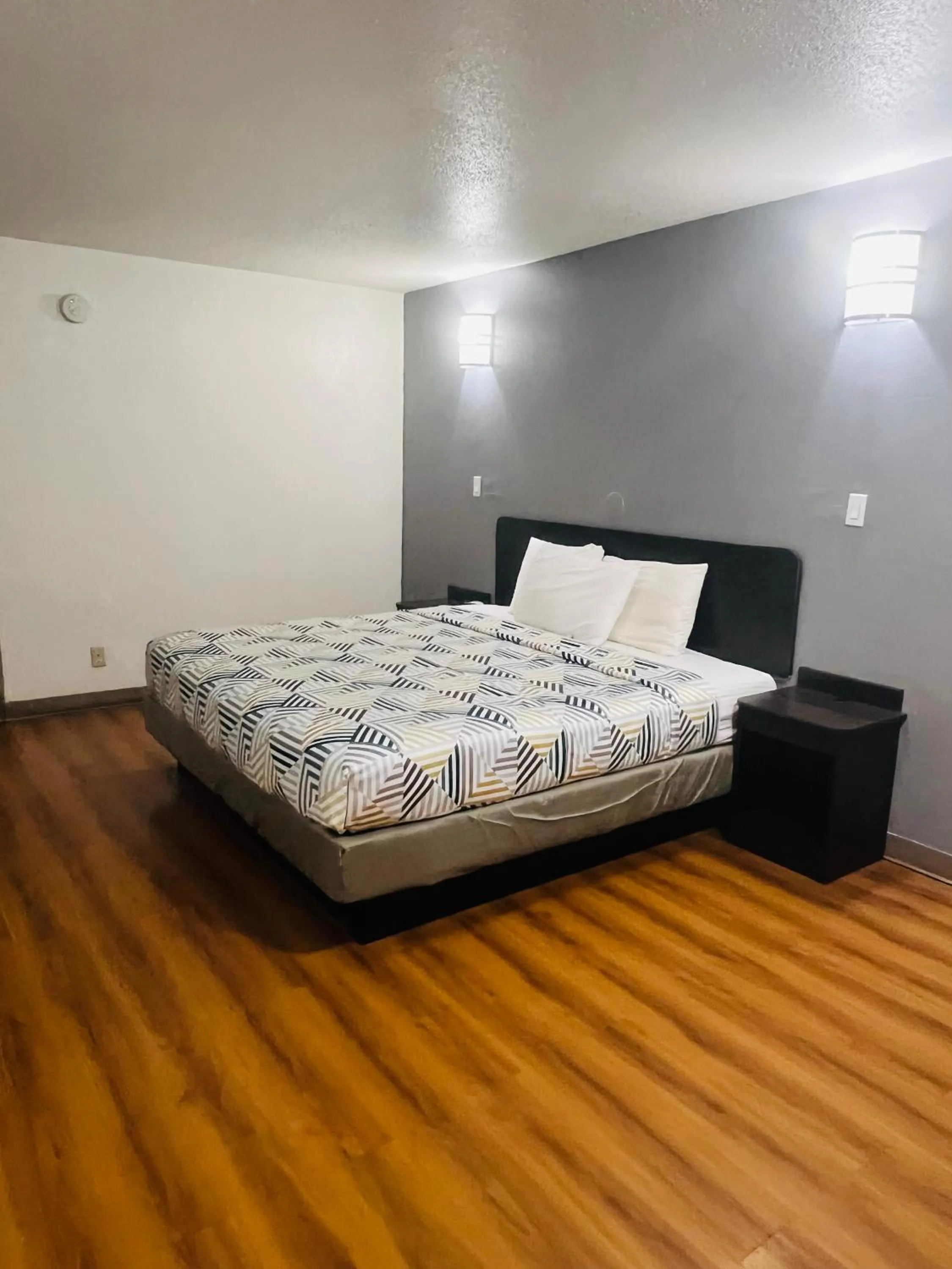 Photo of the whole room, Bed in Motel 6-Brinkley, AR