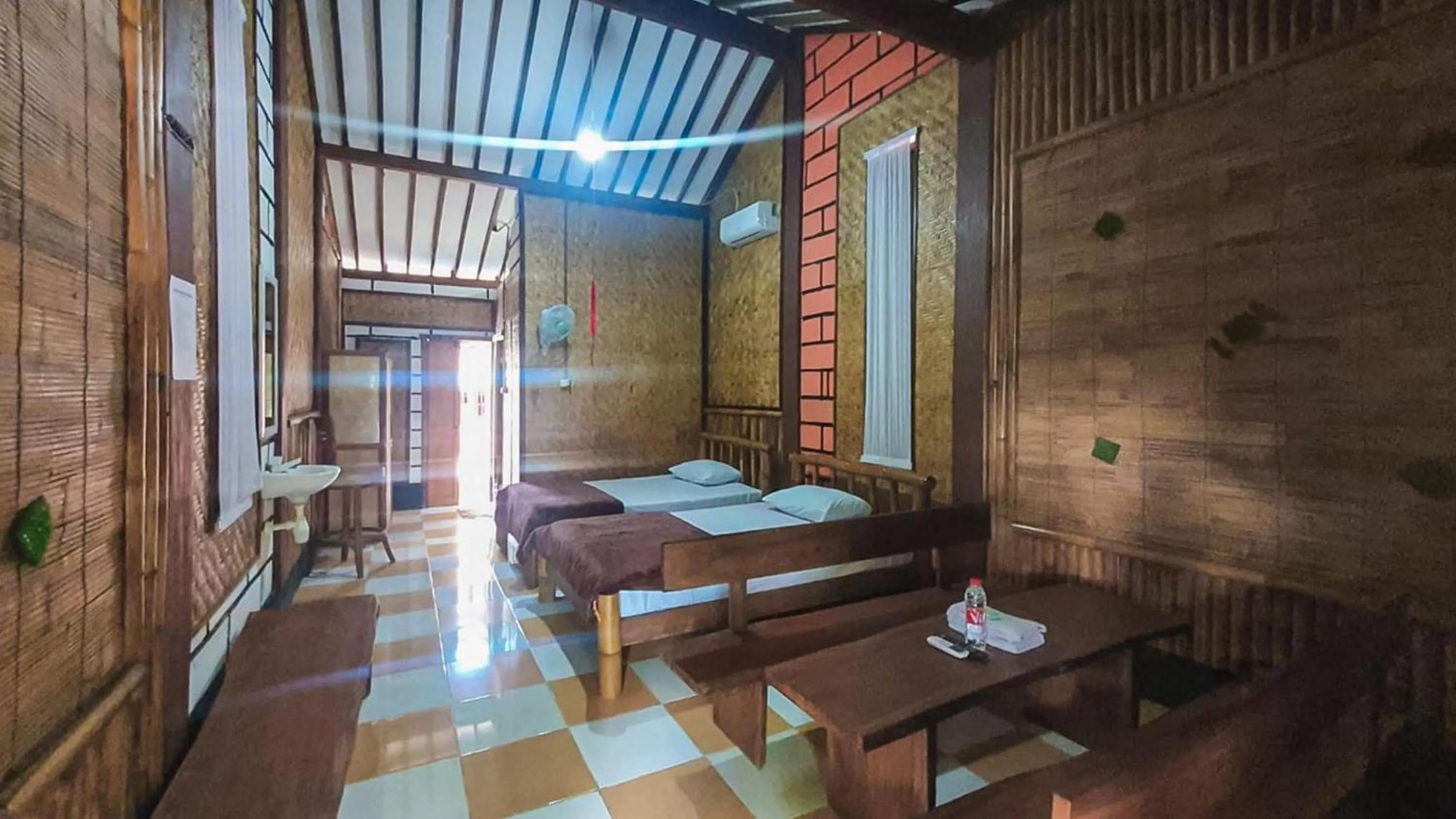 Bedroom, Bed in RedDoorz Syariah at Banyu Asem Banyuwangi