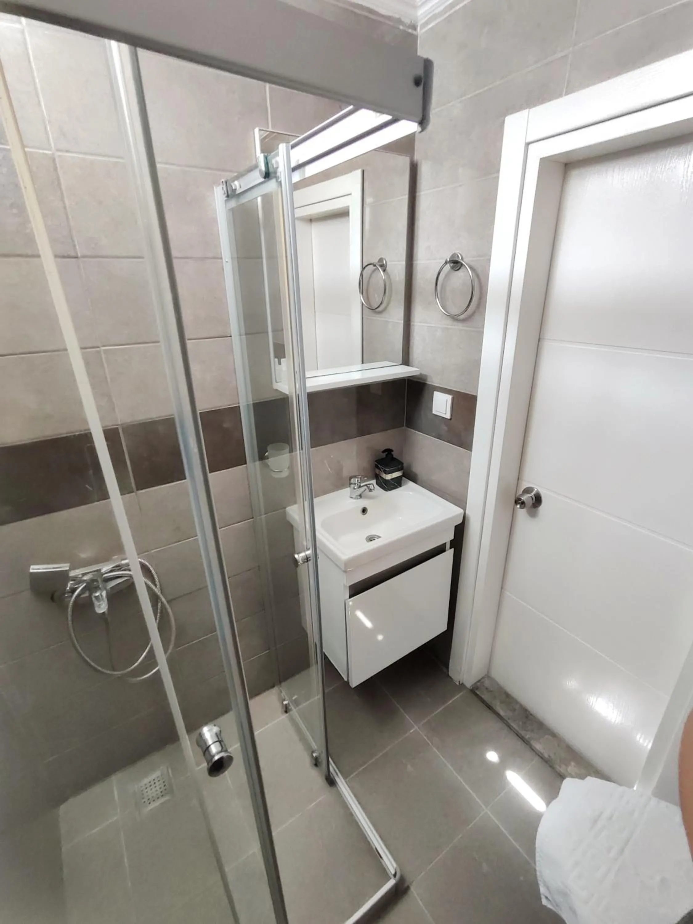 Shower in R HOUSE HOTEL