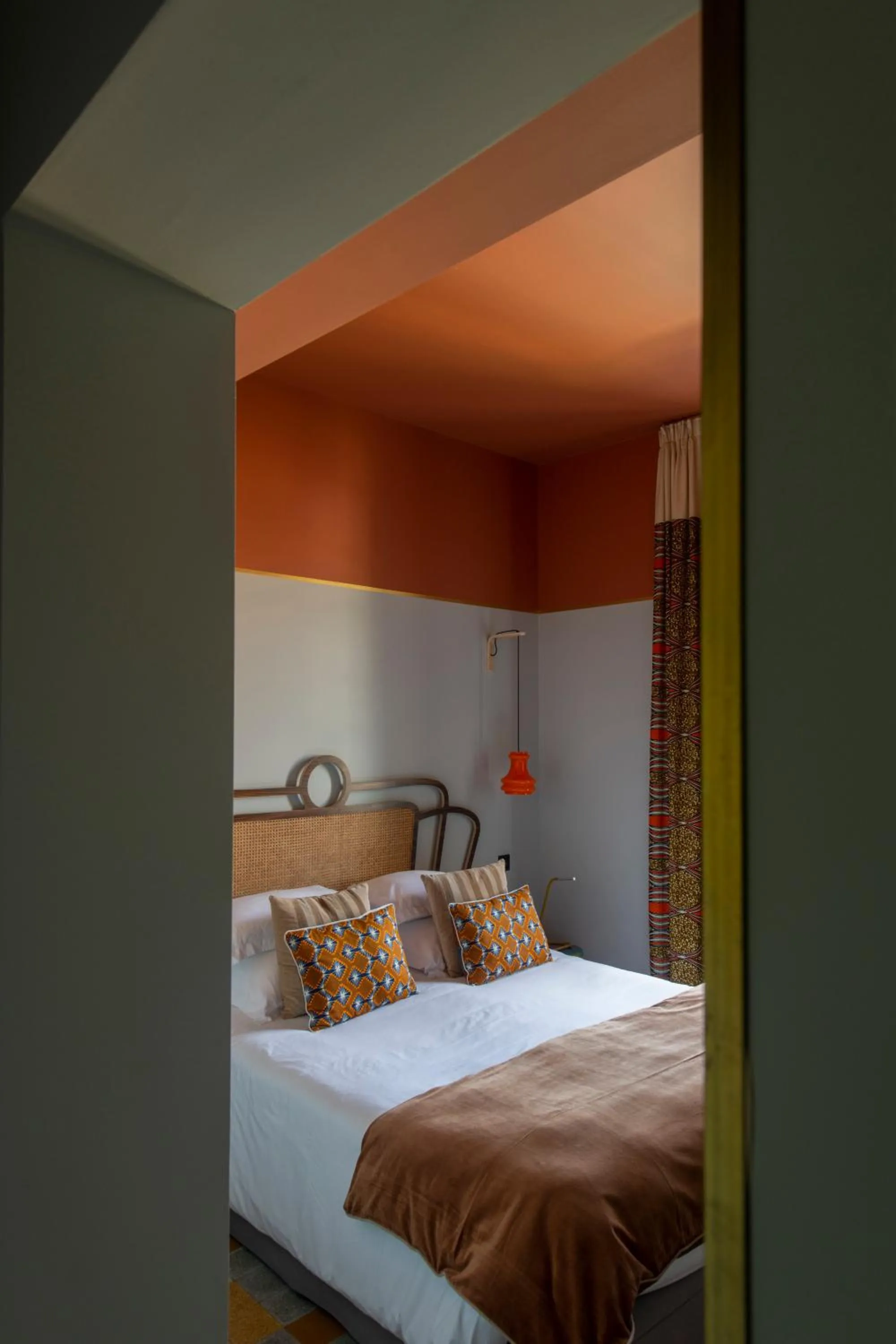 Bed in Le petit hotel