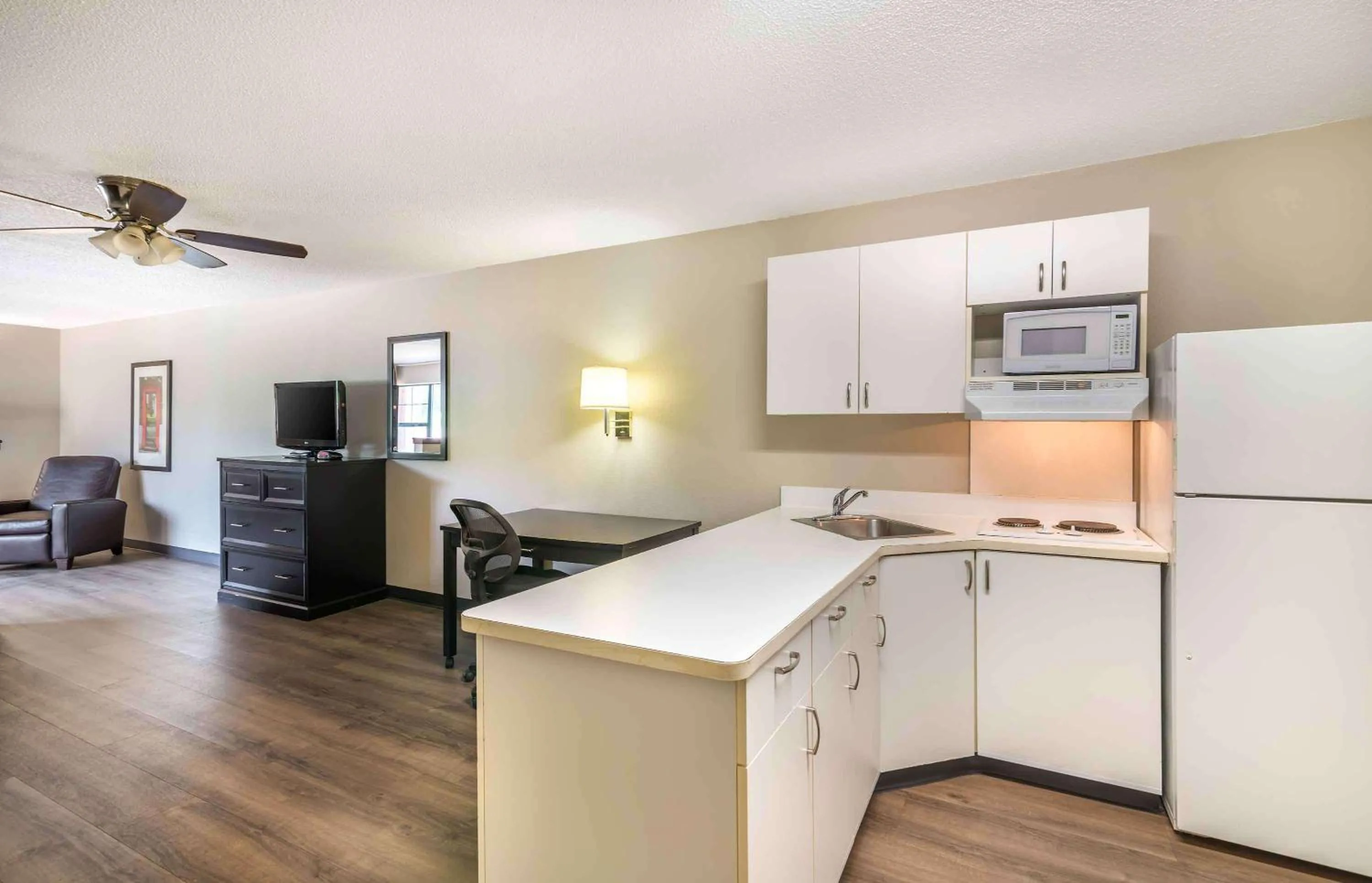 Kitchen or kitchenette in Extended Stay America Suites - Portland - Scarborough