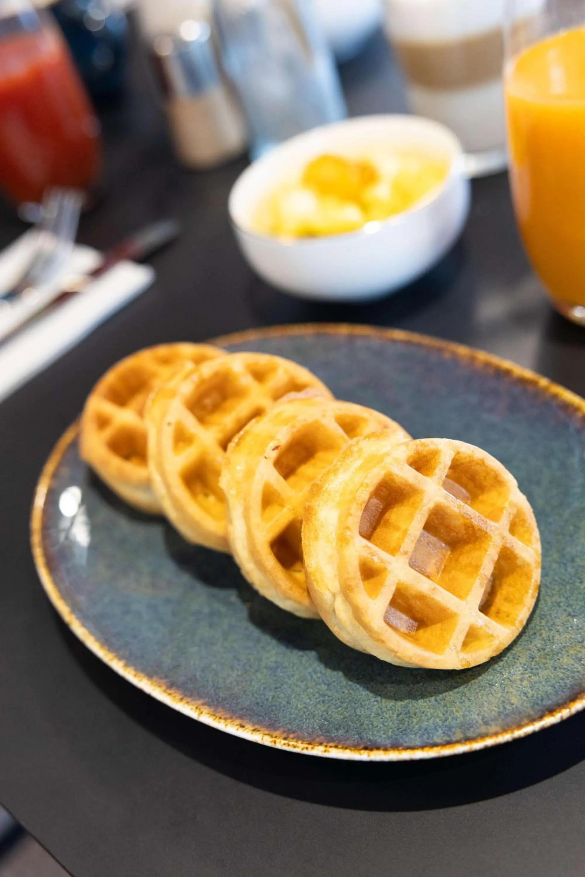 Restaurant/places to eat in Hilton Lille