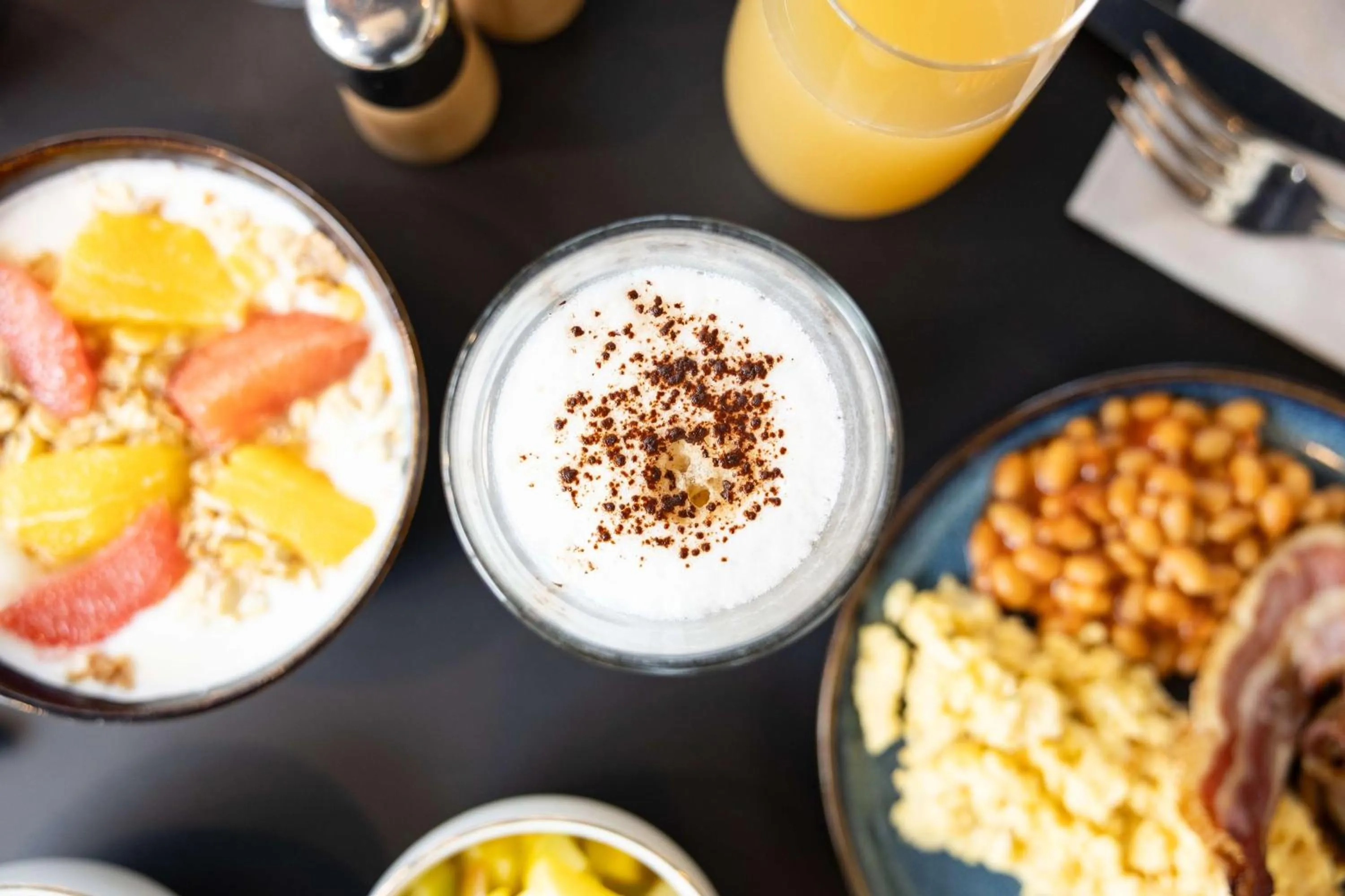 Restaurant/places to eat in Hilton Lille