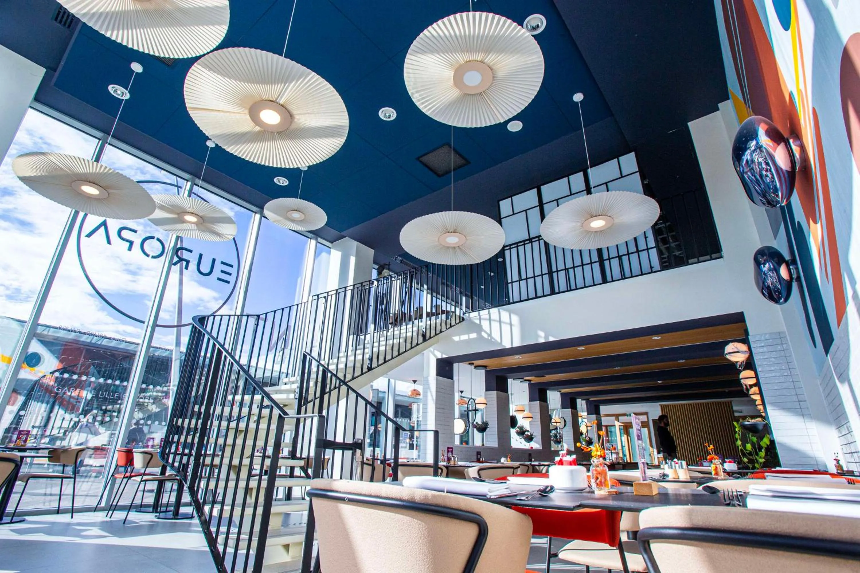 Restaurant/places to eat in Hilton Lille