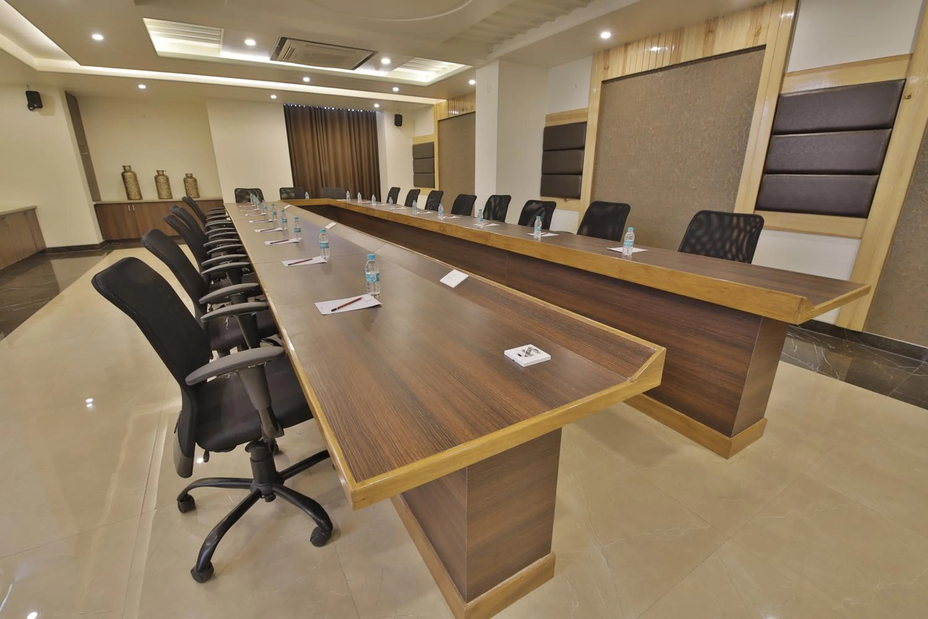 Meeting/conference room in Hotel Grand Safari