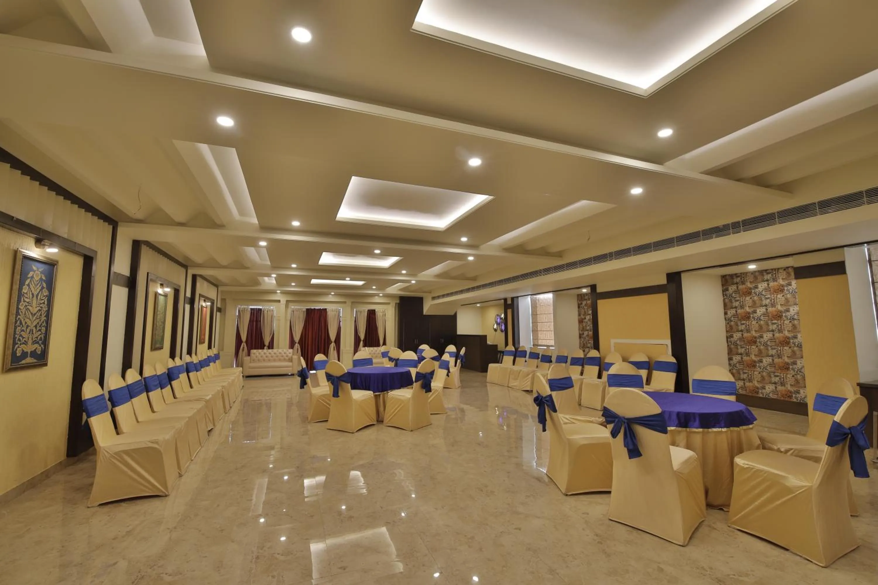 Banquet/Function facilities in Hotel Grand Safari